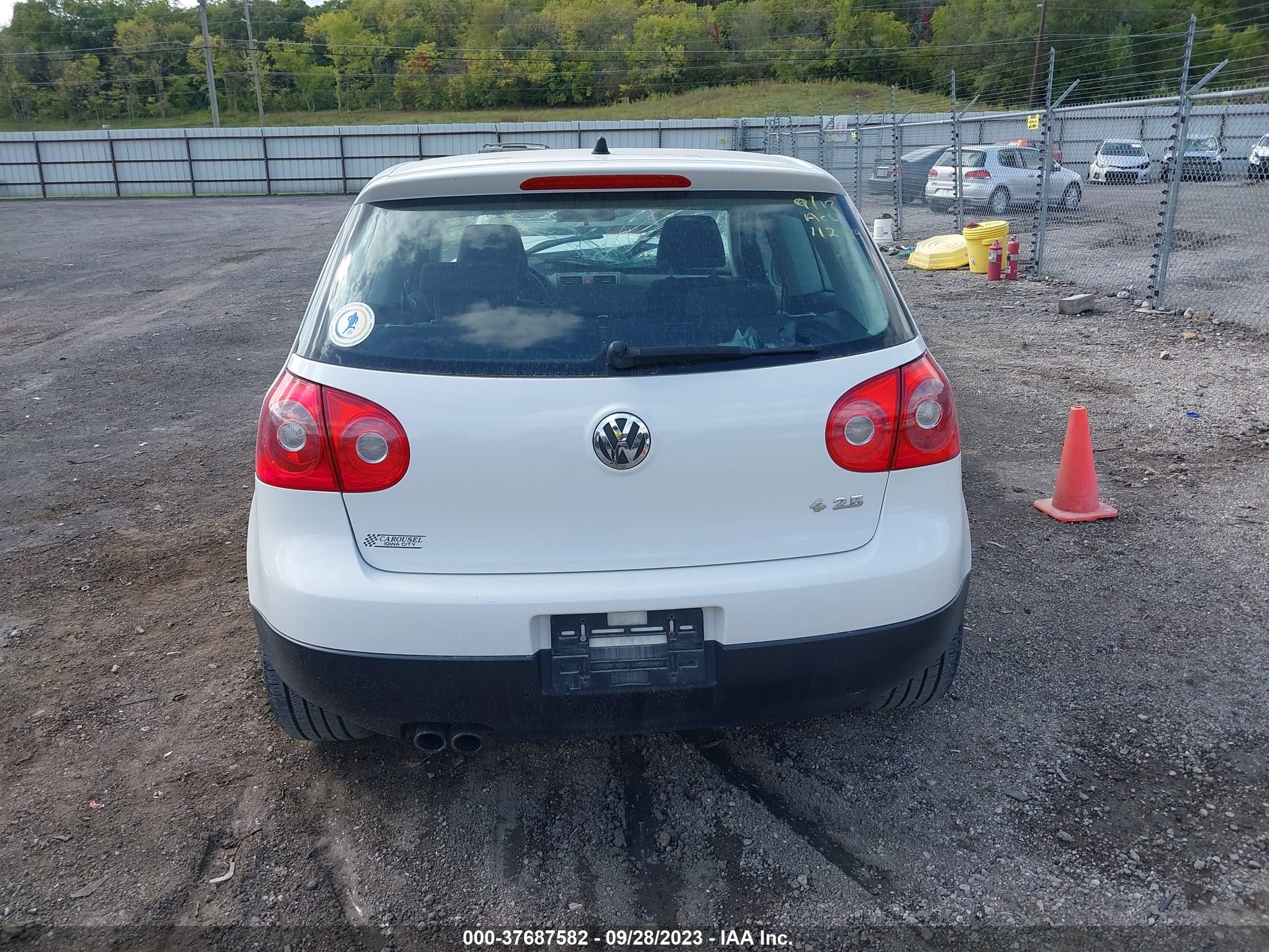 Photo 14 VIN: WVWAB71KX9W112189 - VOLKSWAGEN GOLF 