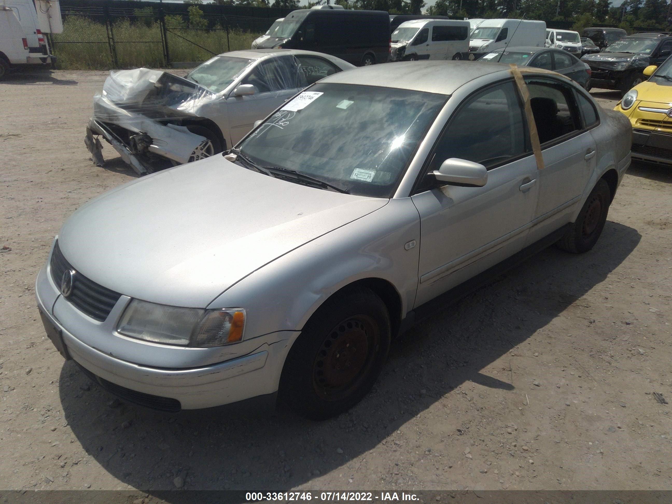 Photo 1 VIN: WVWAC63BX1P045354 - VOLKSWAGEN PASSAT 