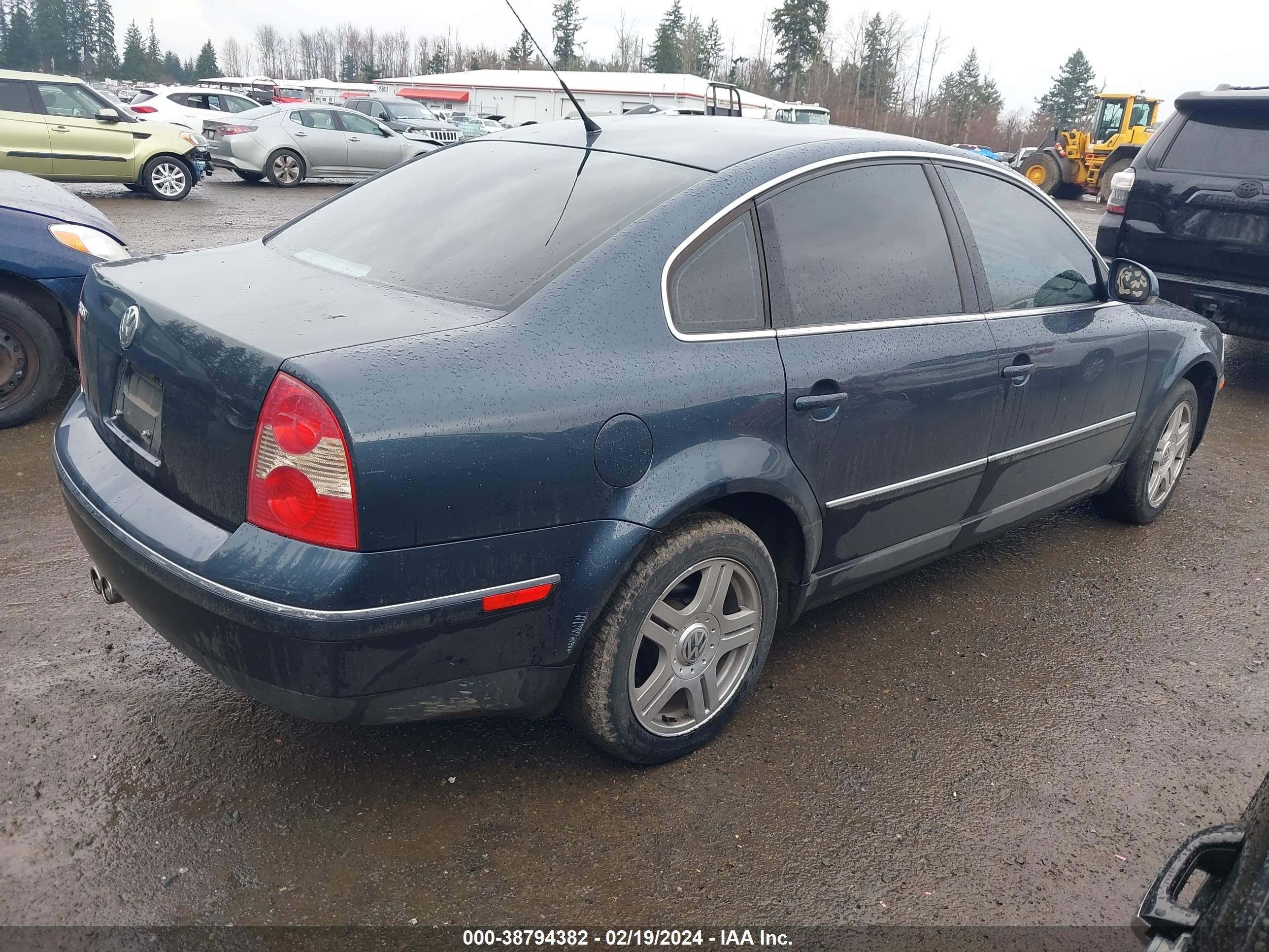 Photo 3 VIN: WVWAD63B15P035198 - VOLKSWAGEN PASSAT 