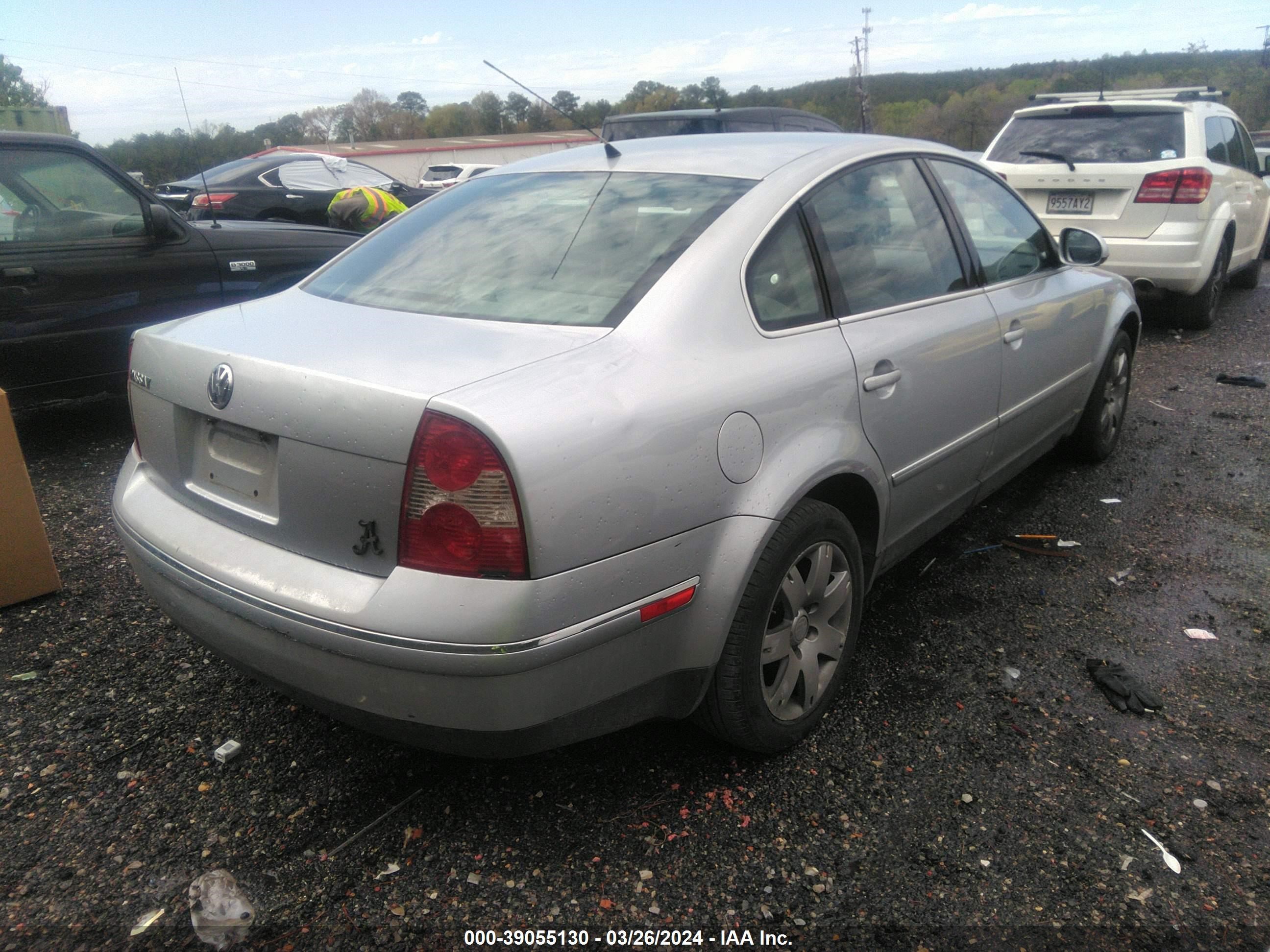 Photo 3 VIN: WVWAD63BX5P028346 - VOLKSWAGEN PASSAT 