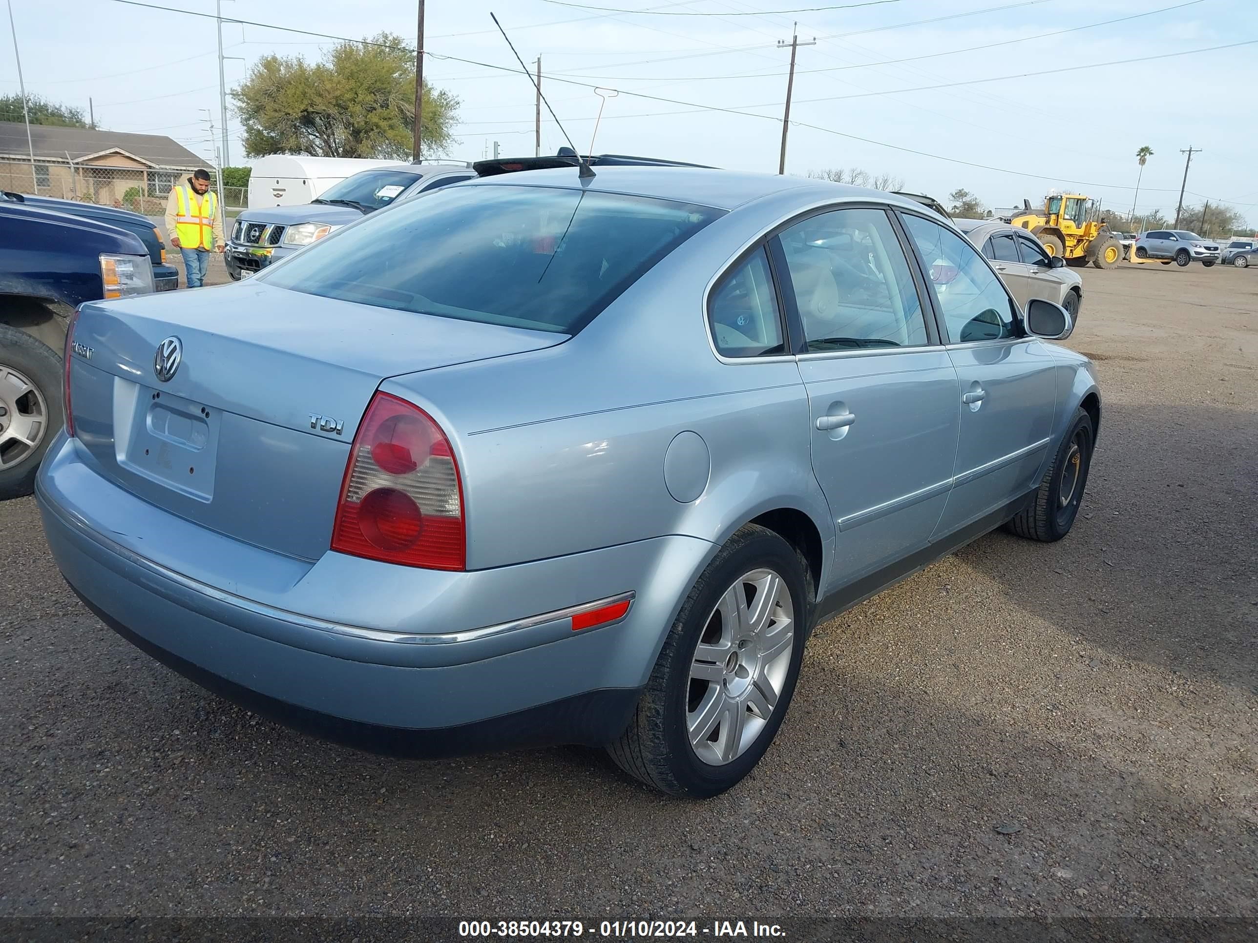 Photo 3 VIN: WVWAE63B05E034116 - VOLKSWAGEN PASSAT 