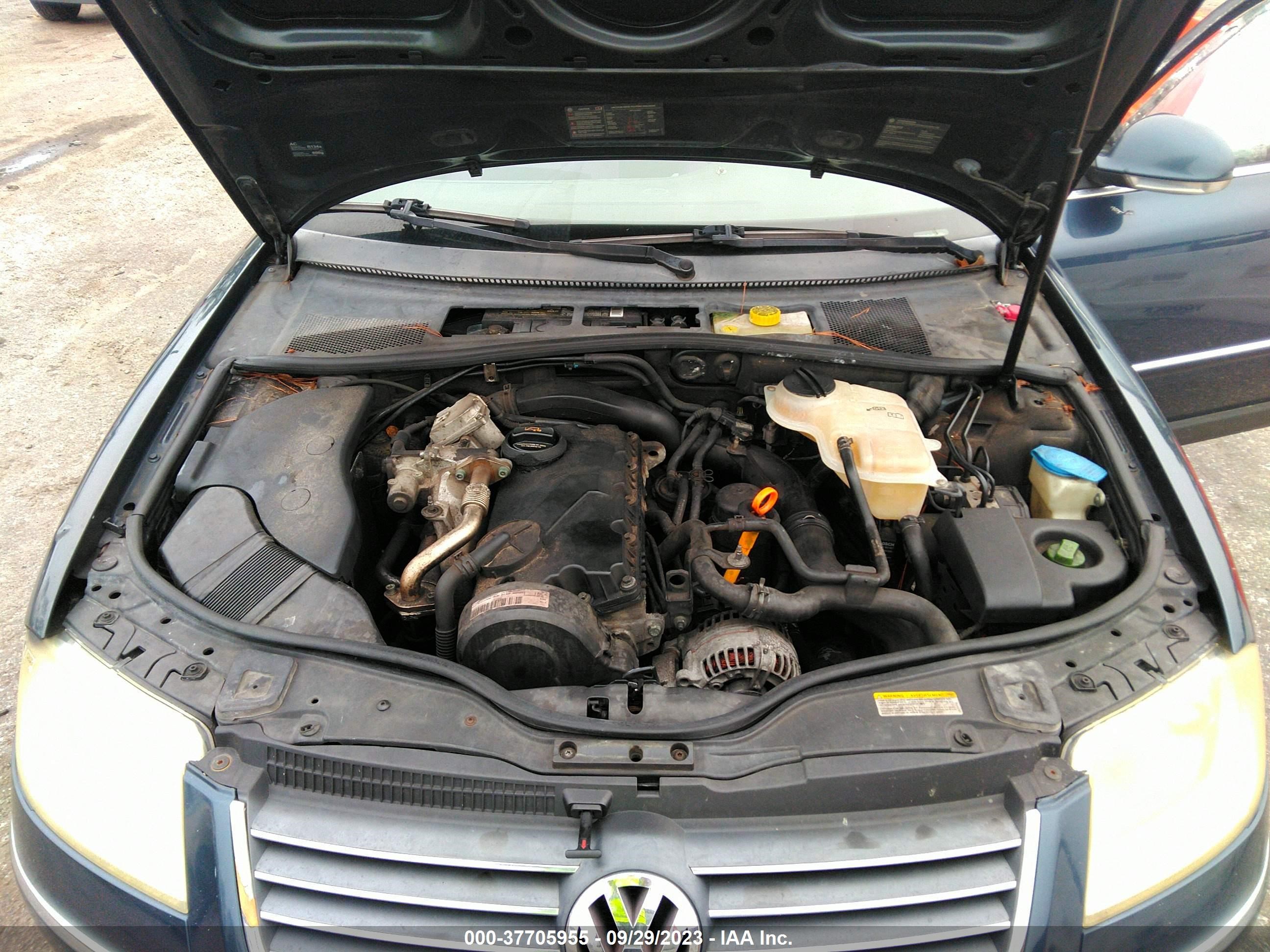 Photo 9 VIN: WVWAE63B15E066735 - VOLKSWAGEN PASSAT 