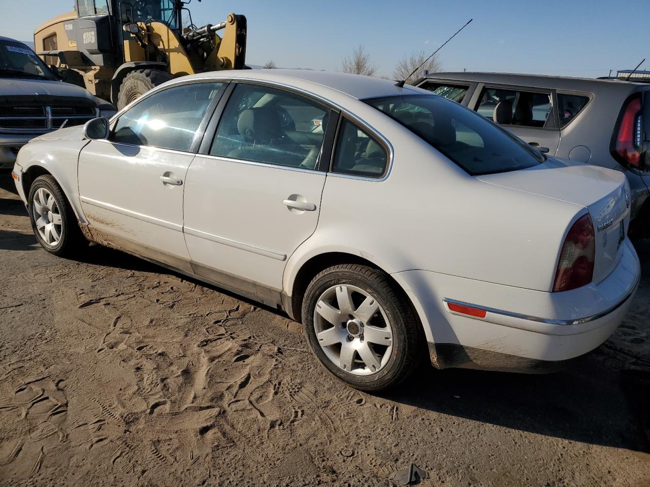 Photo 1 VIN: WVWAE63B45E022261 - VOLKSWAGEN PASSAT 