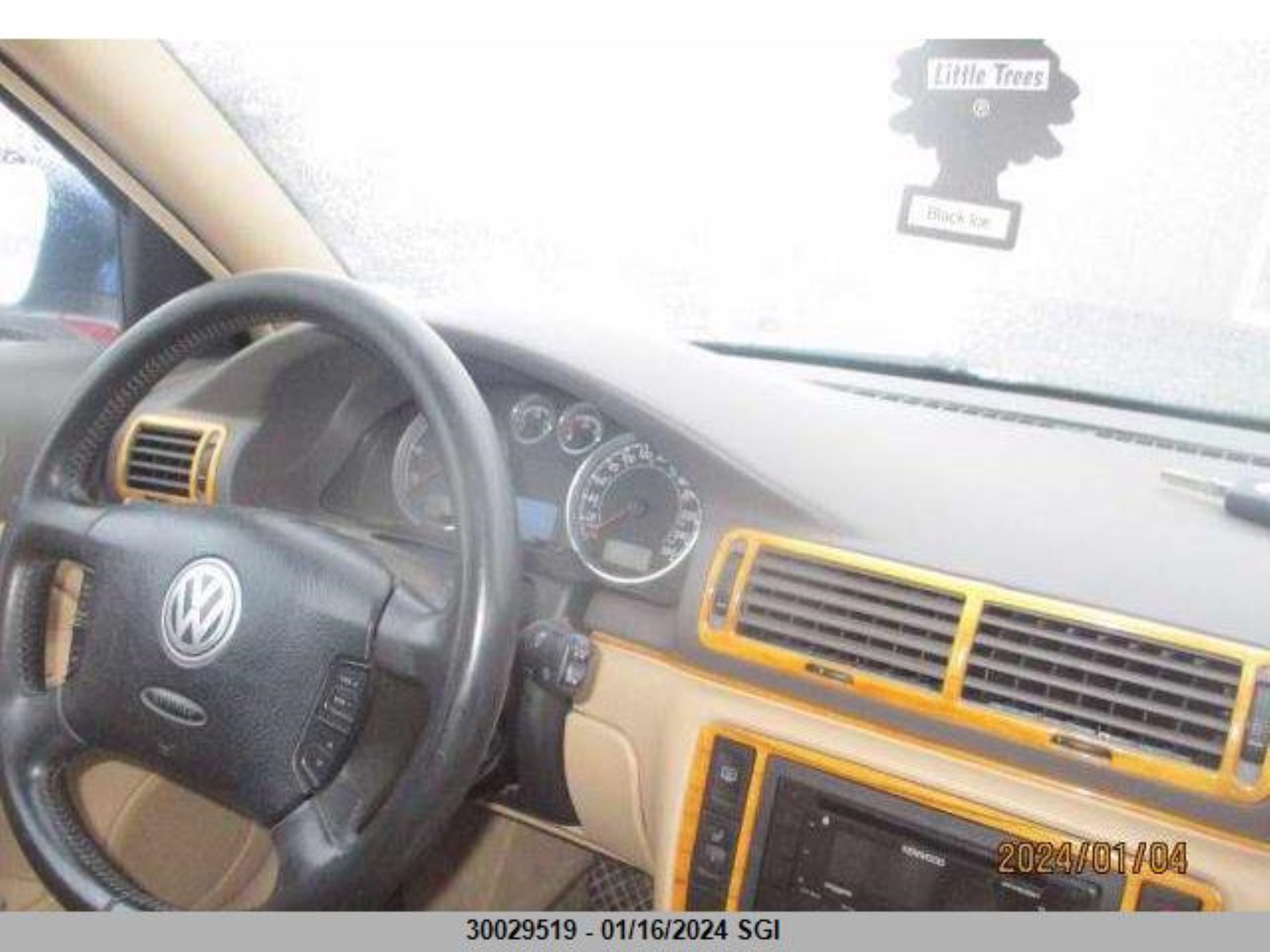 Photo 4 VIN: WVWAE63B45P047147 - VOLKSWAGEN PASSAT 