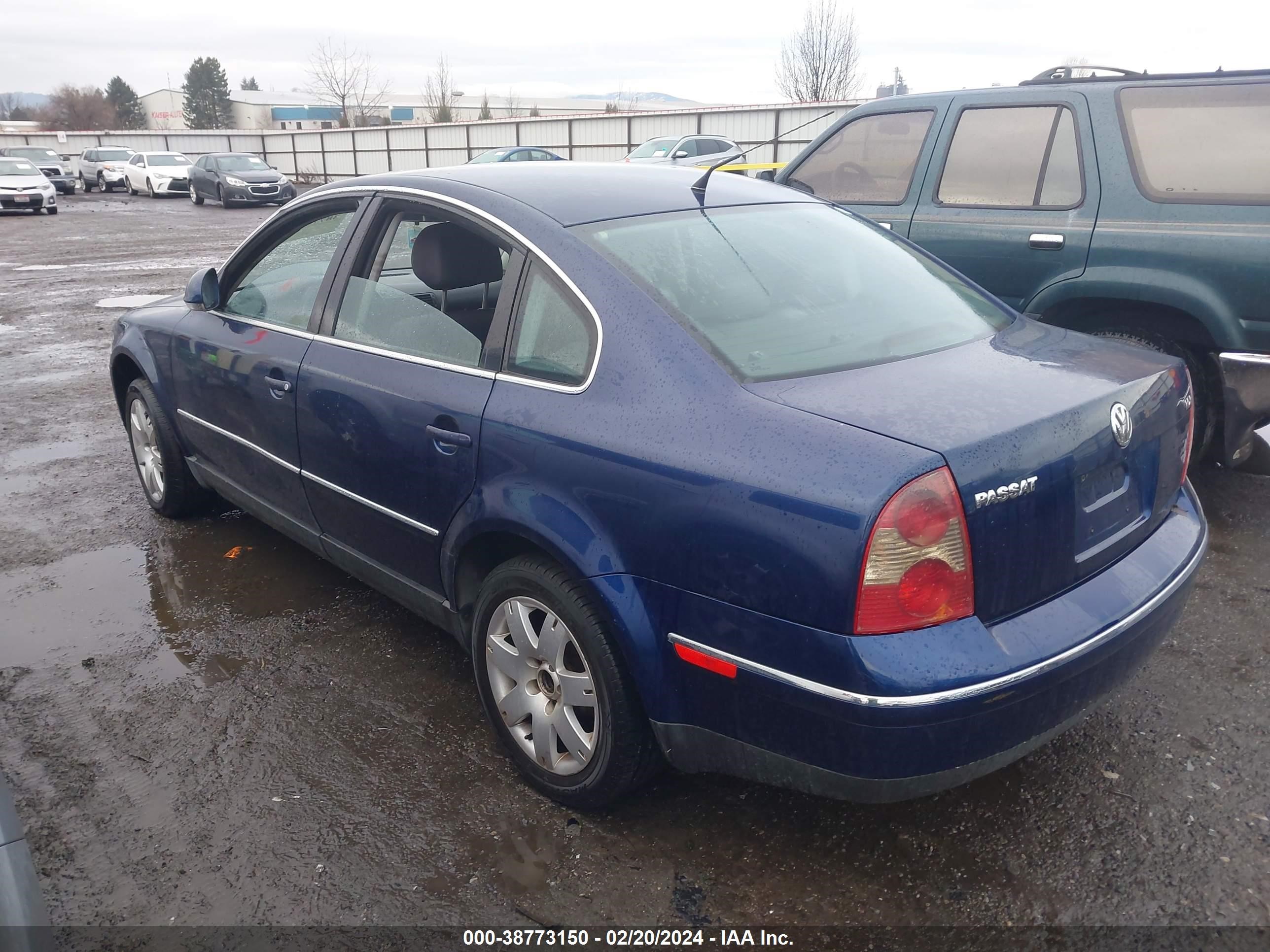 Photo 2 VIN: WVWAE63B75E040933 - VOLKSWAGEN PASSAT 