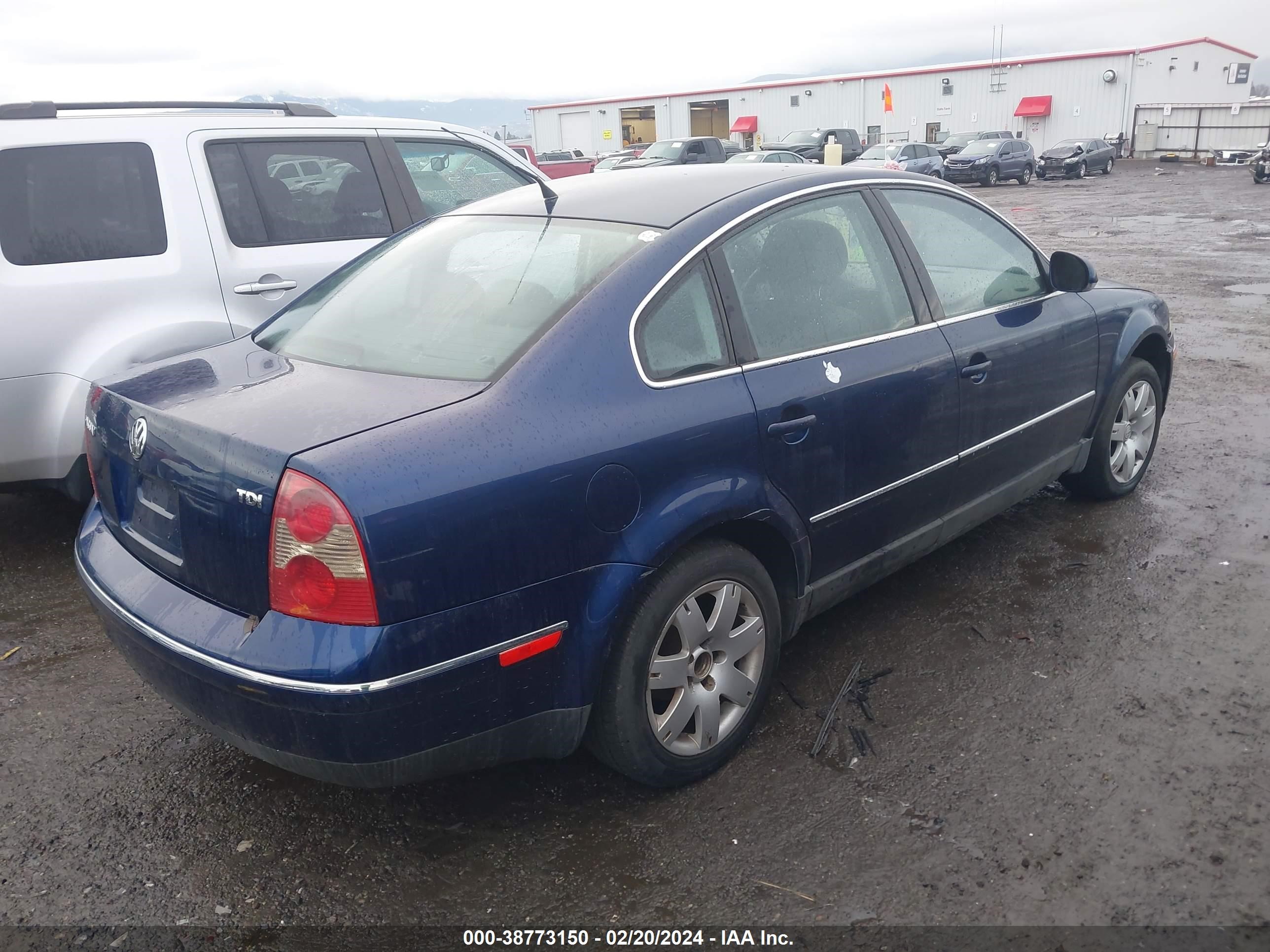 Photo 3 VIN: WVWAE63B75E040933 - VOLKSWAGEN PASSAT 