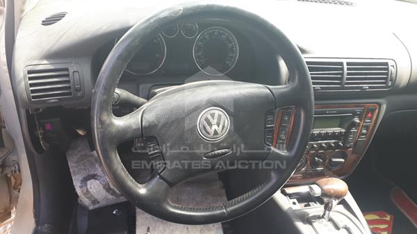 Photo 10 VIN: WVWAE63B85E081040 - VOLKSWAGEN PASSAT 