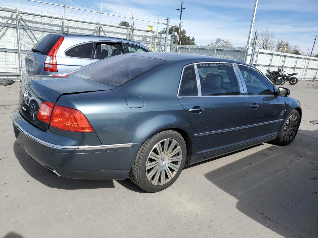 Photo 2 VIN: WVWAF03DX68001670 - VOLKSWAGEN PHAETON 