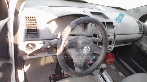 Photo 12 VIN: WVWAF09N15Y061884 - VOLKSWAGEN POLO 