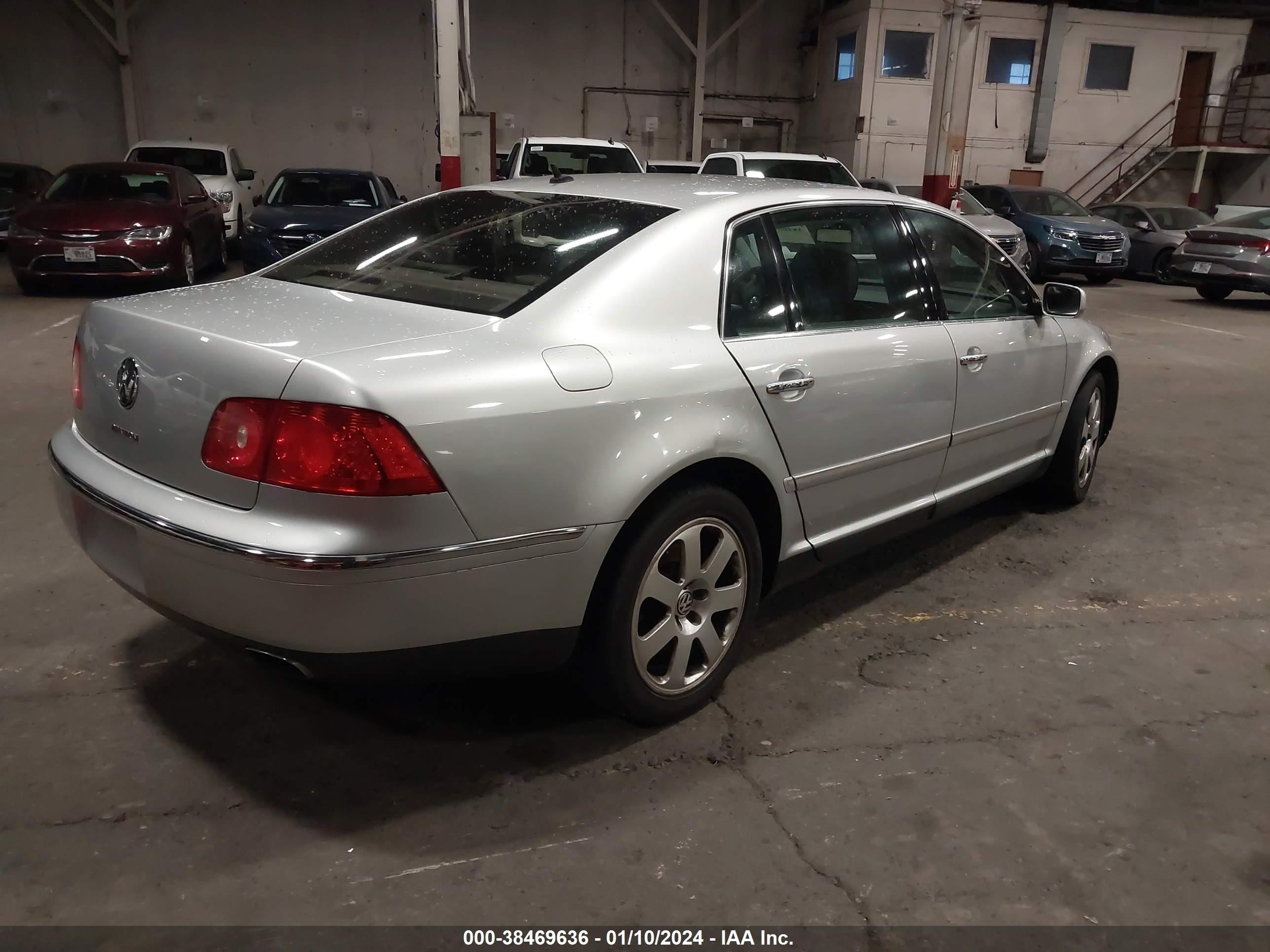 Photo 3 VIN: WVWAF63D848011162 - VOLKSWAGEN PHAETON 