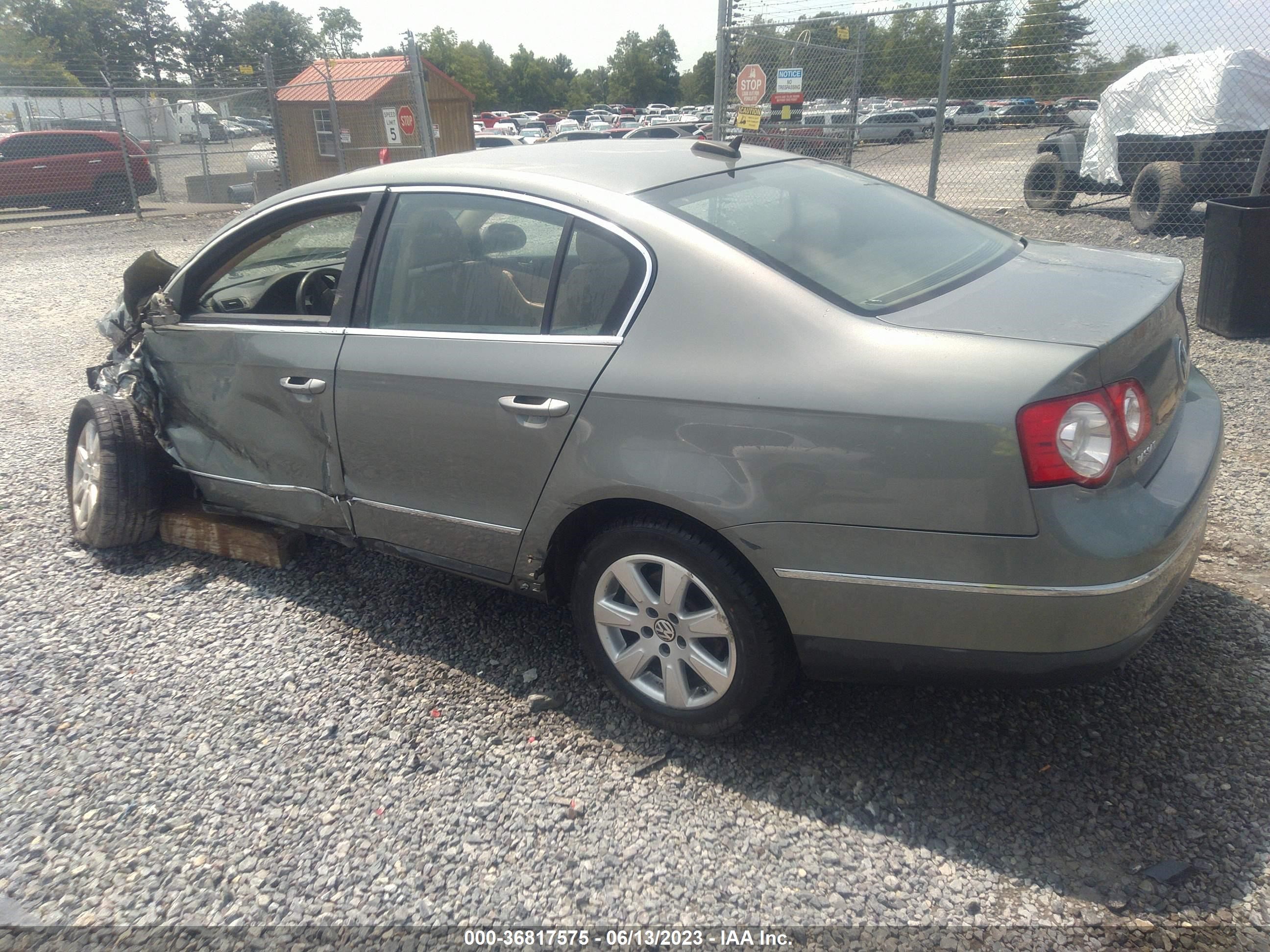 Photo 2 VIN: WVWAK73C16P203220 - VOLKSWAGEN PASSAT 