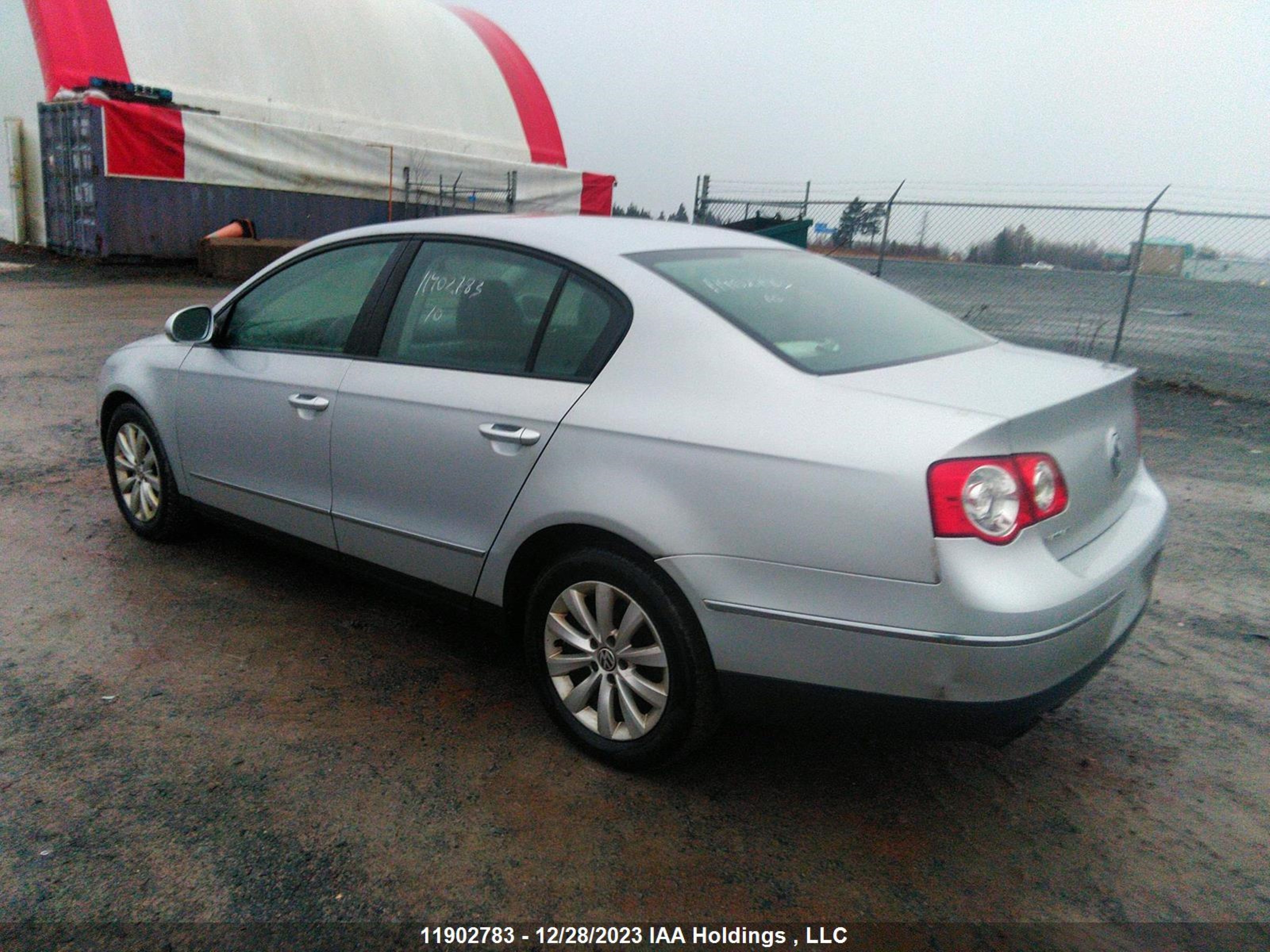 Photo 2 VIN: WVWAK9AN6AE110245 - VOLKSWAGEN PASSAT 