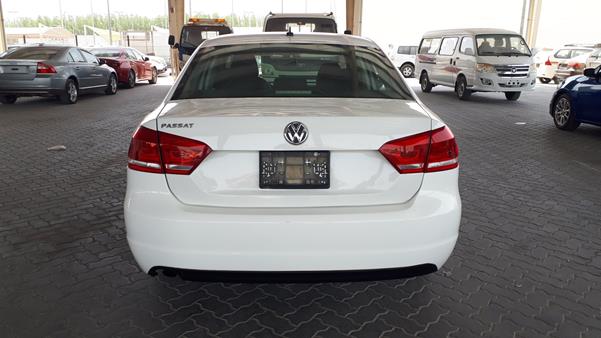 Photo 8 VIN: WVWAR7A30DC075829 - VOLKSWAGEN PASSAT 