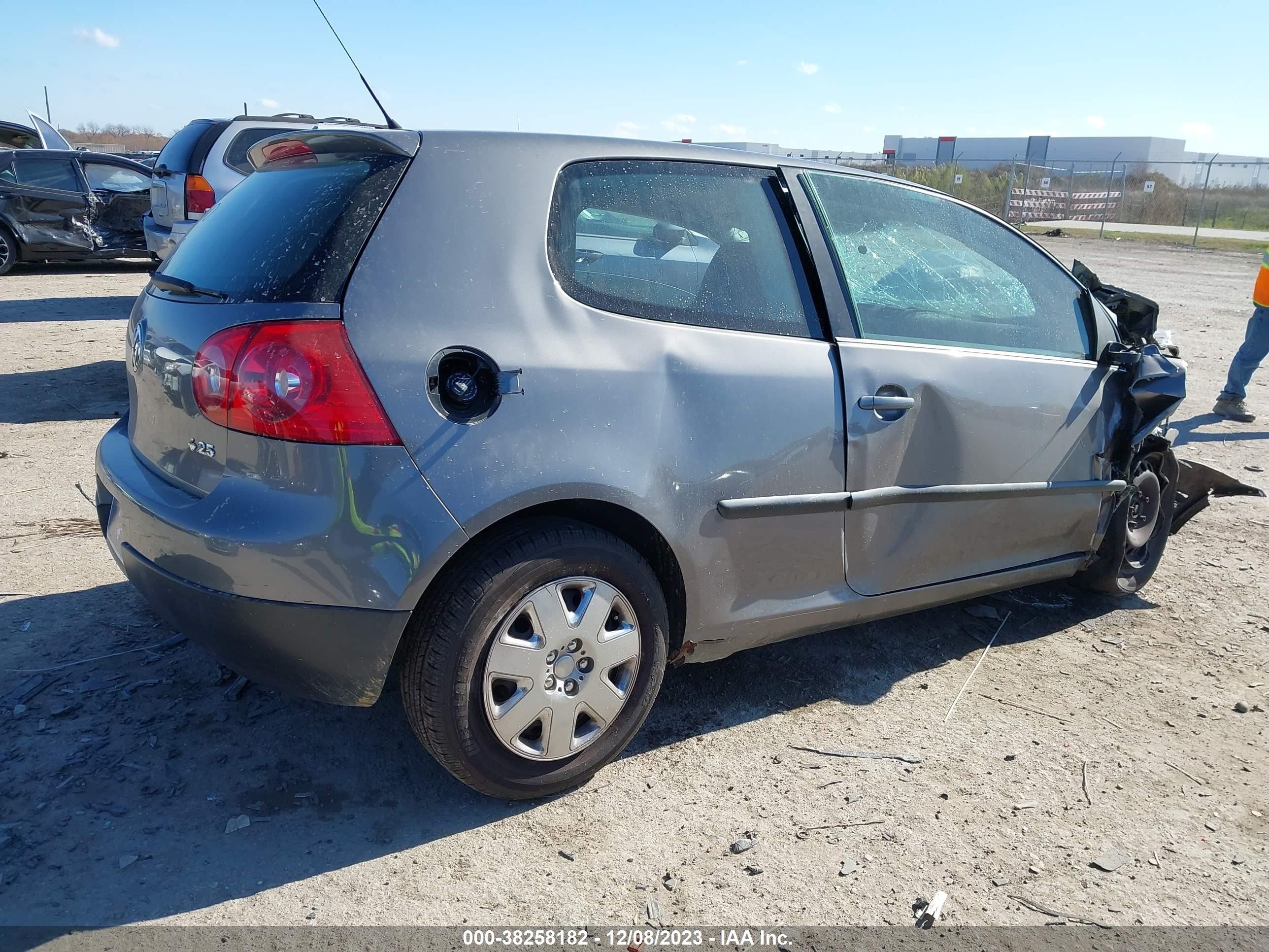 Photo 3 VIN: WVWAS71K97W136786 - VOLKSWAGEN GOLF 