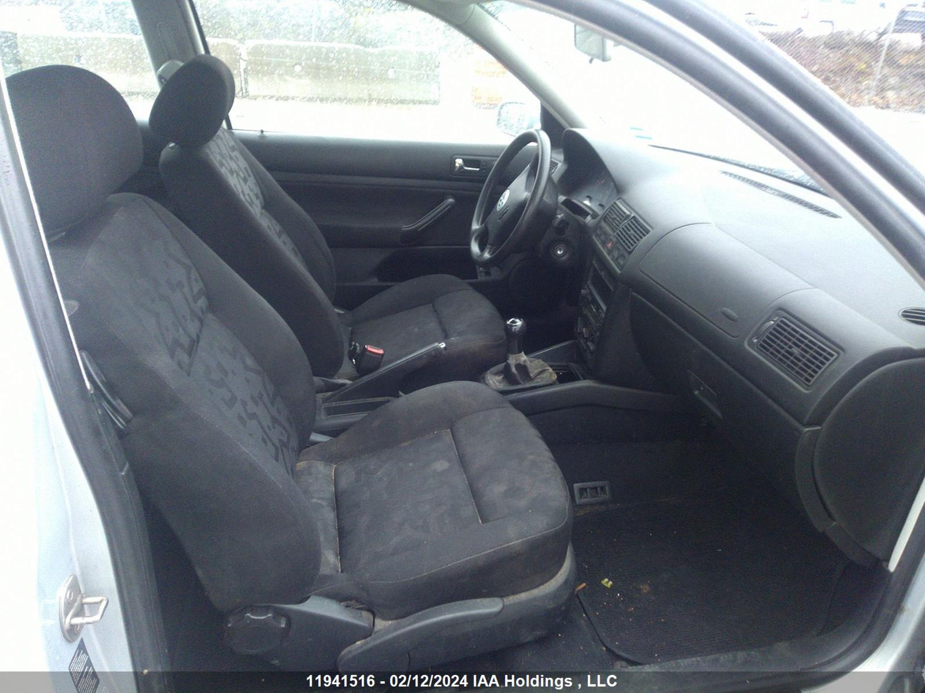 Photo 4 VIN: WVWBA21J7YW641891 - VOLKSWAGEN GOLF 