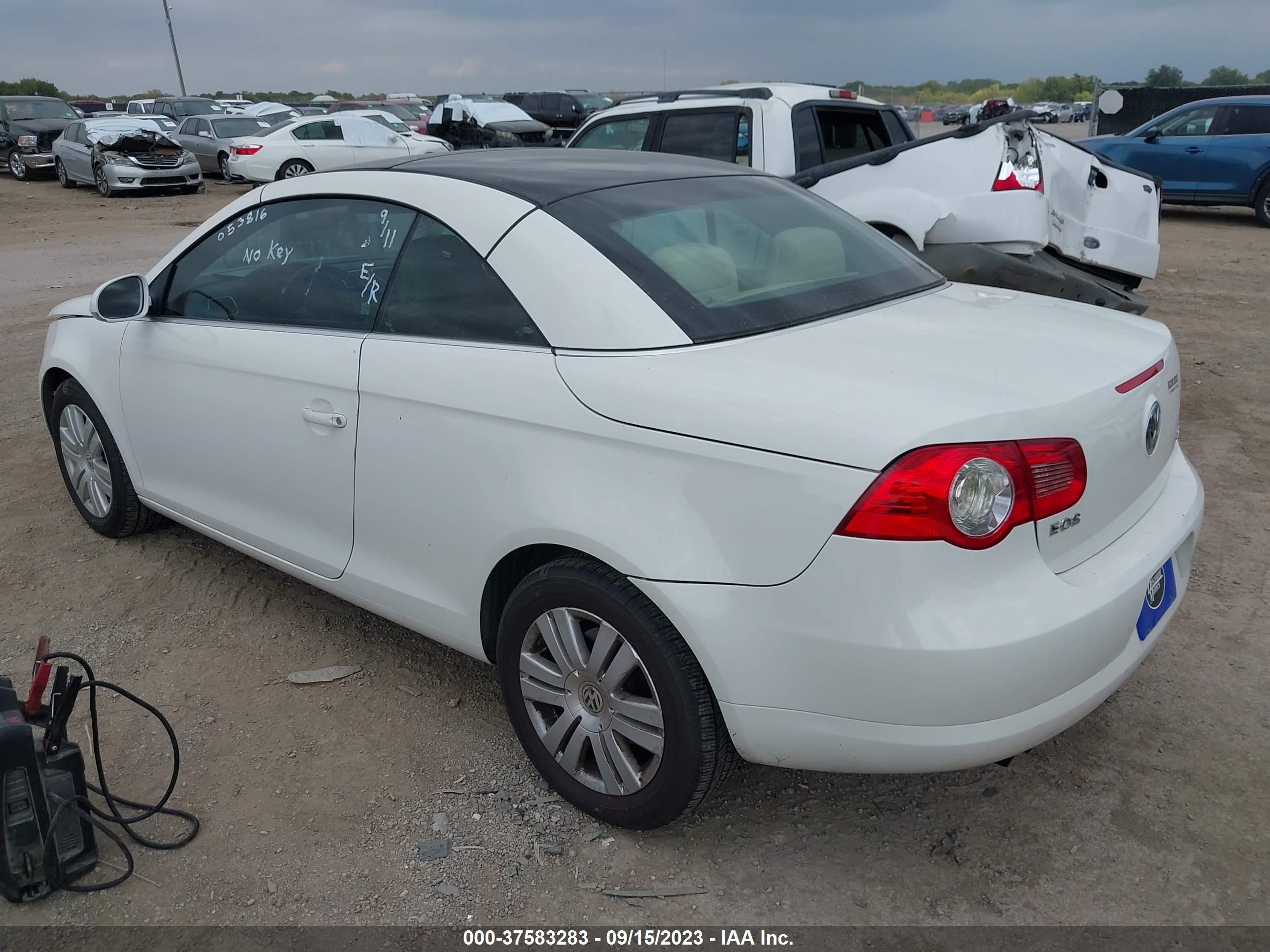 Photo 2 VIN: WVWBA71F28V037485 - VOLKSWAGEN EOS 