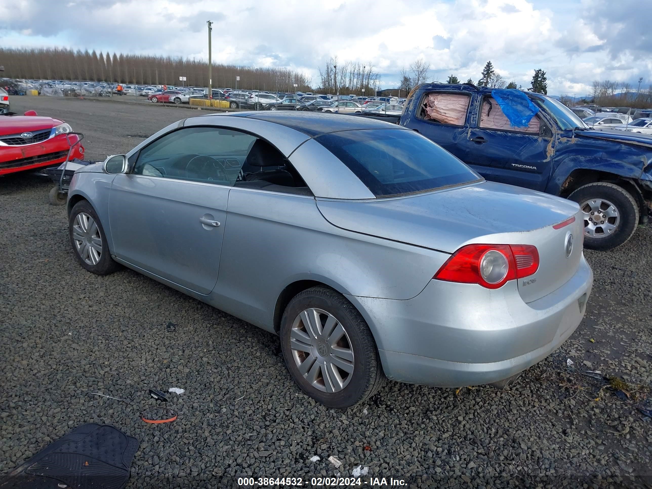 Photo 2 VIN: WVWBA71F47V006172 - VOLKSWAGEN EOS 