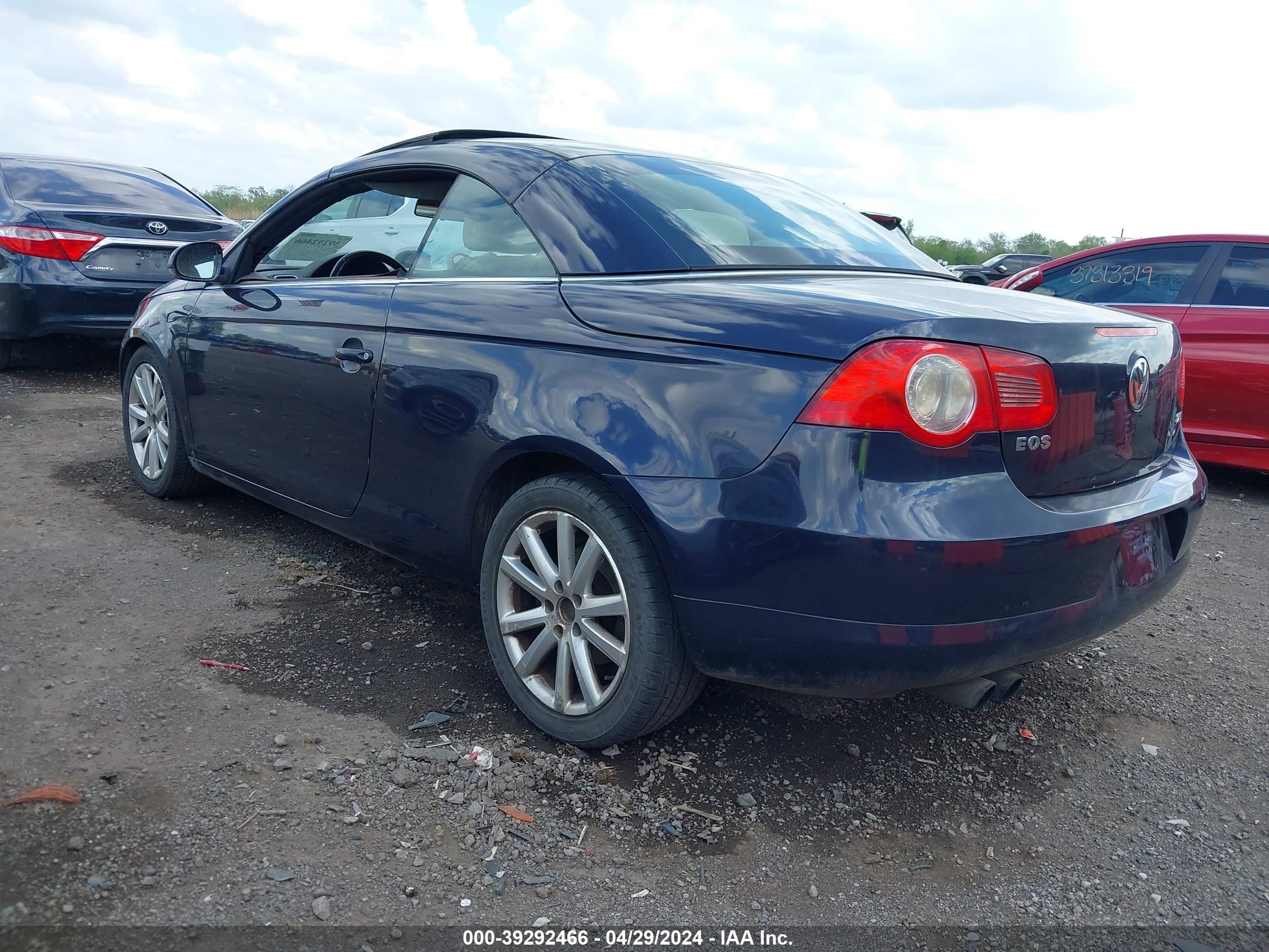 Photo 2 VIN: WVWBA71F67V048701 - VOLKSWAGEN EOS 