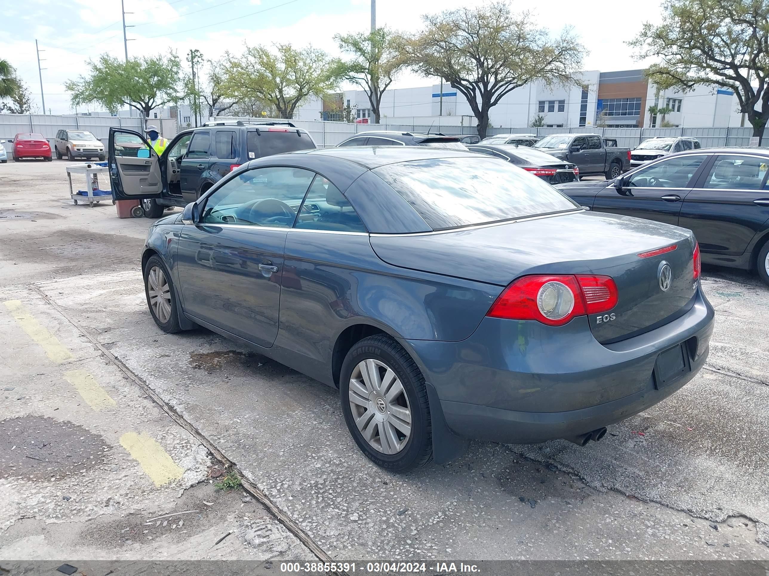 Photo 2 VIN: WVWBA71F68V048604 - VOLKSWAGEN EOS 