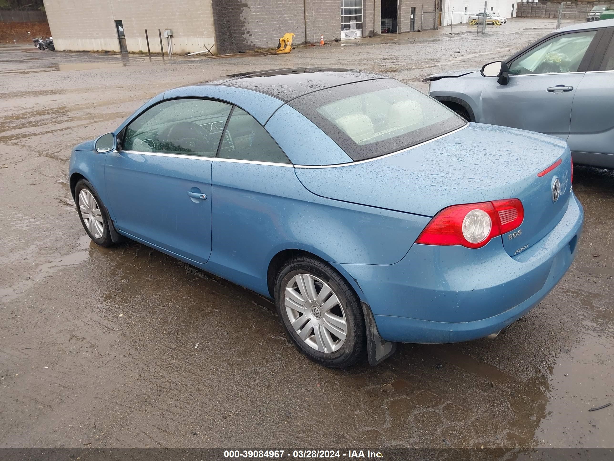 Photo 2 VIN: WVWBA71F88V014339 - VOLKSWAGEN EOS 