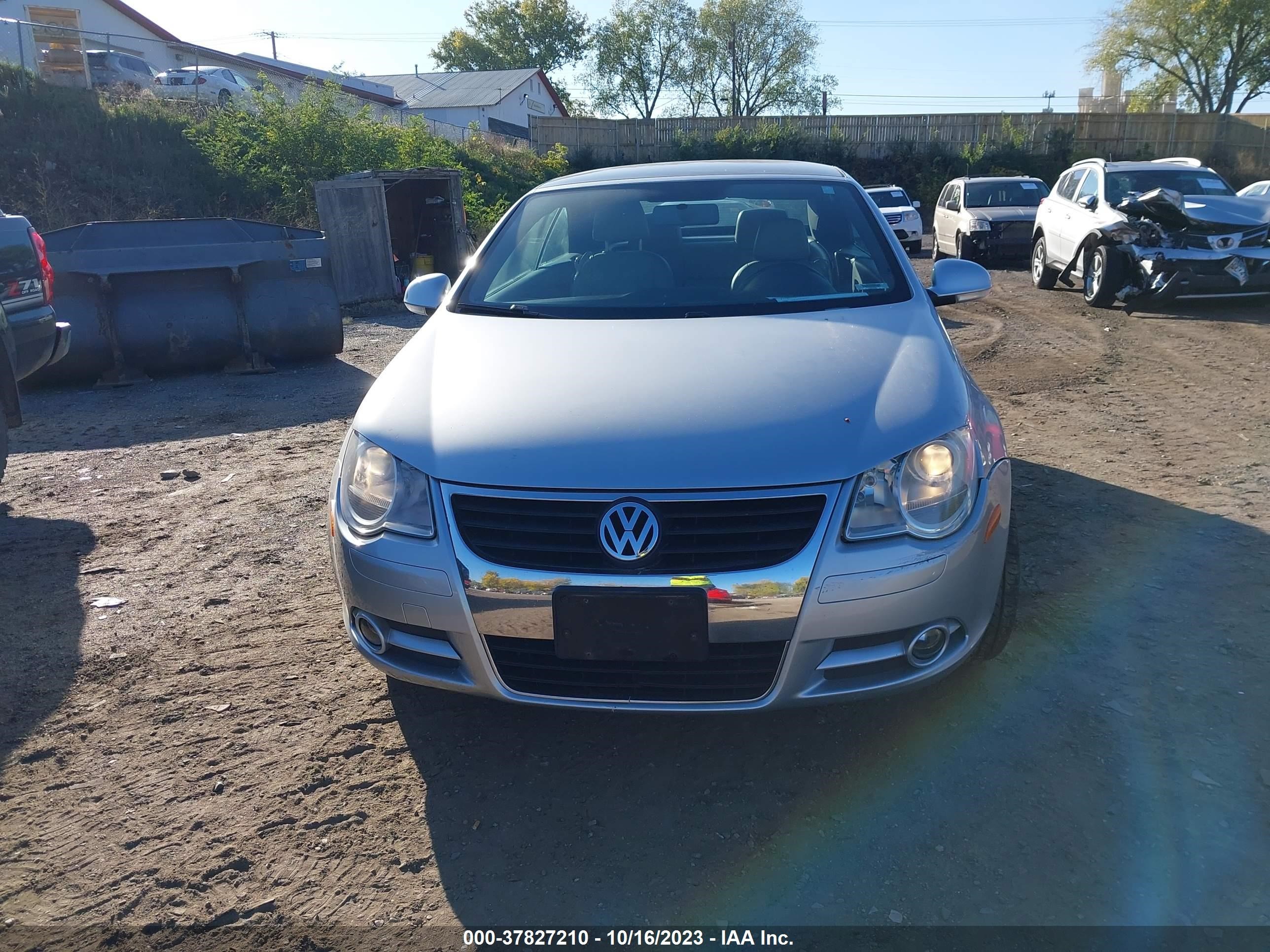 Photo 11 VIN: WVWBA71FX8V022068 - VOLKSWAGEN EOS 