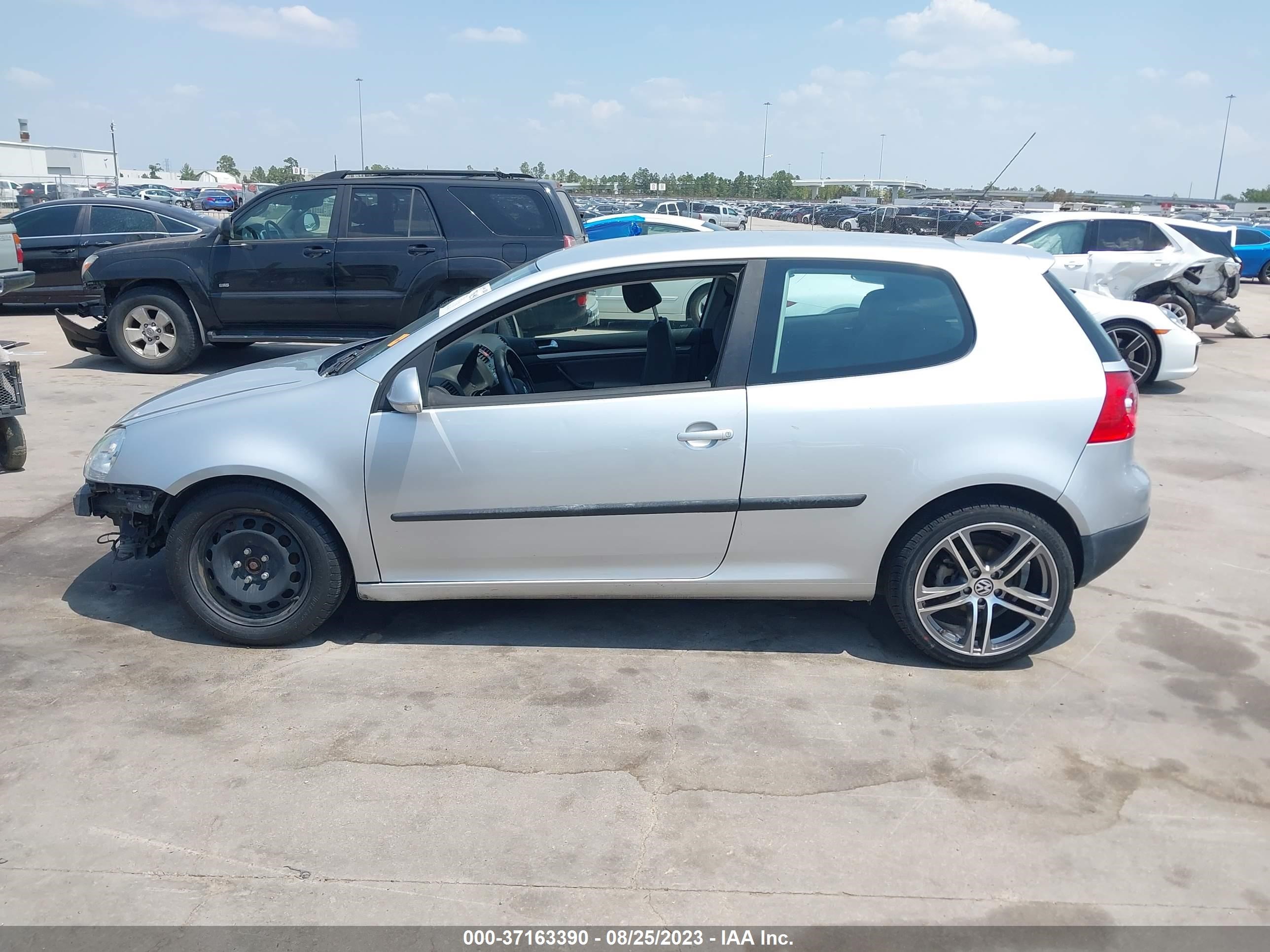 Photo 14 VIN: WVWBA71KX9W135429 - VOLKSWAGEN GOLF 