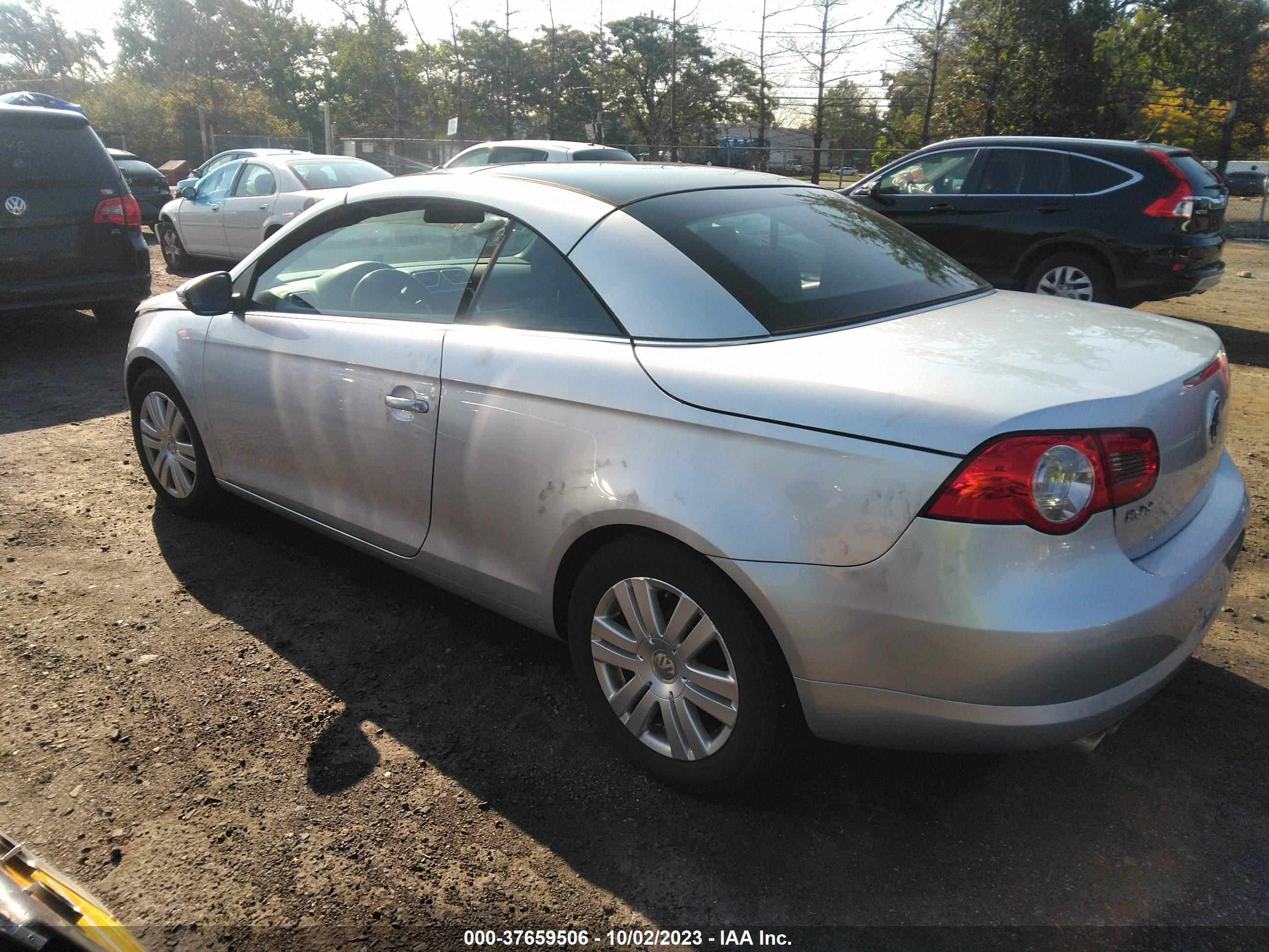 Photo 2 VIN: WVWBA7AH4AV010165 - VOLKSWAGEN EOS 