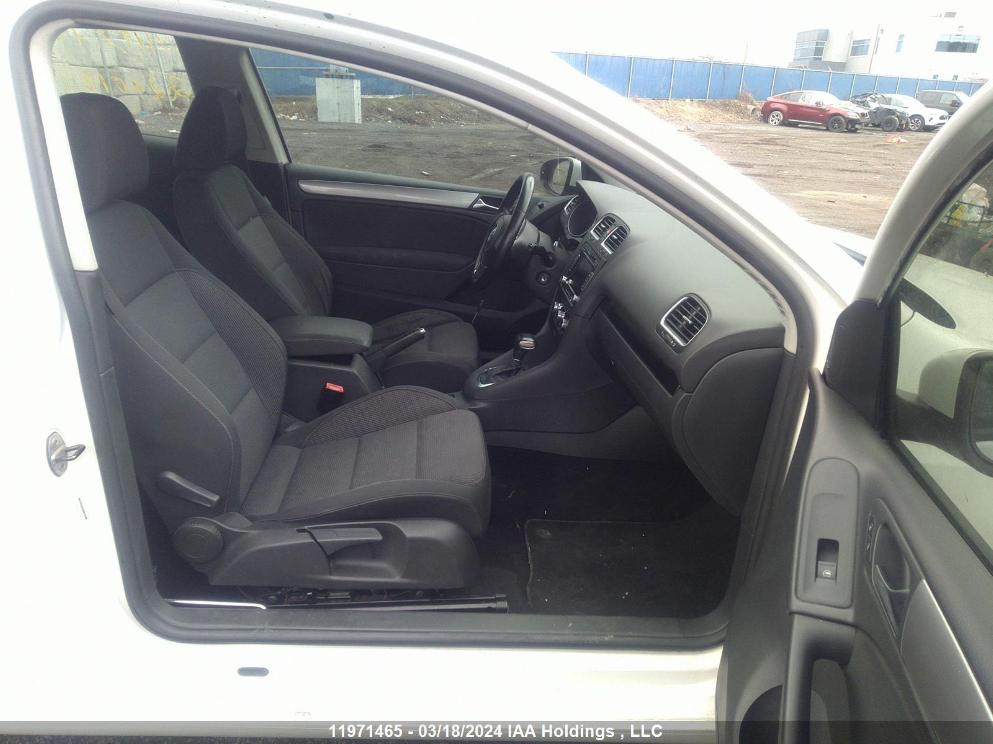 Photo 4 VIN: WVWBA7AJ2AW224018 - VOLKSWAGEN GOLF 