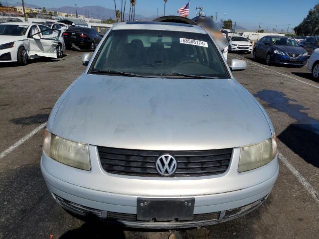 Photo 4 VIN: WVWBH63B91P048025 - VOLKSWAGEN PASSAT 