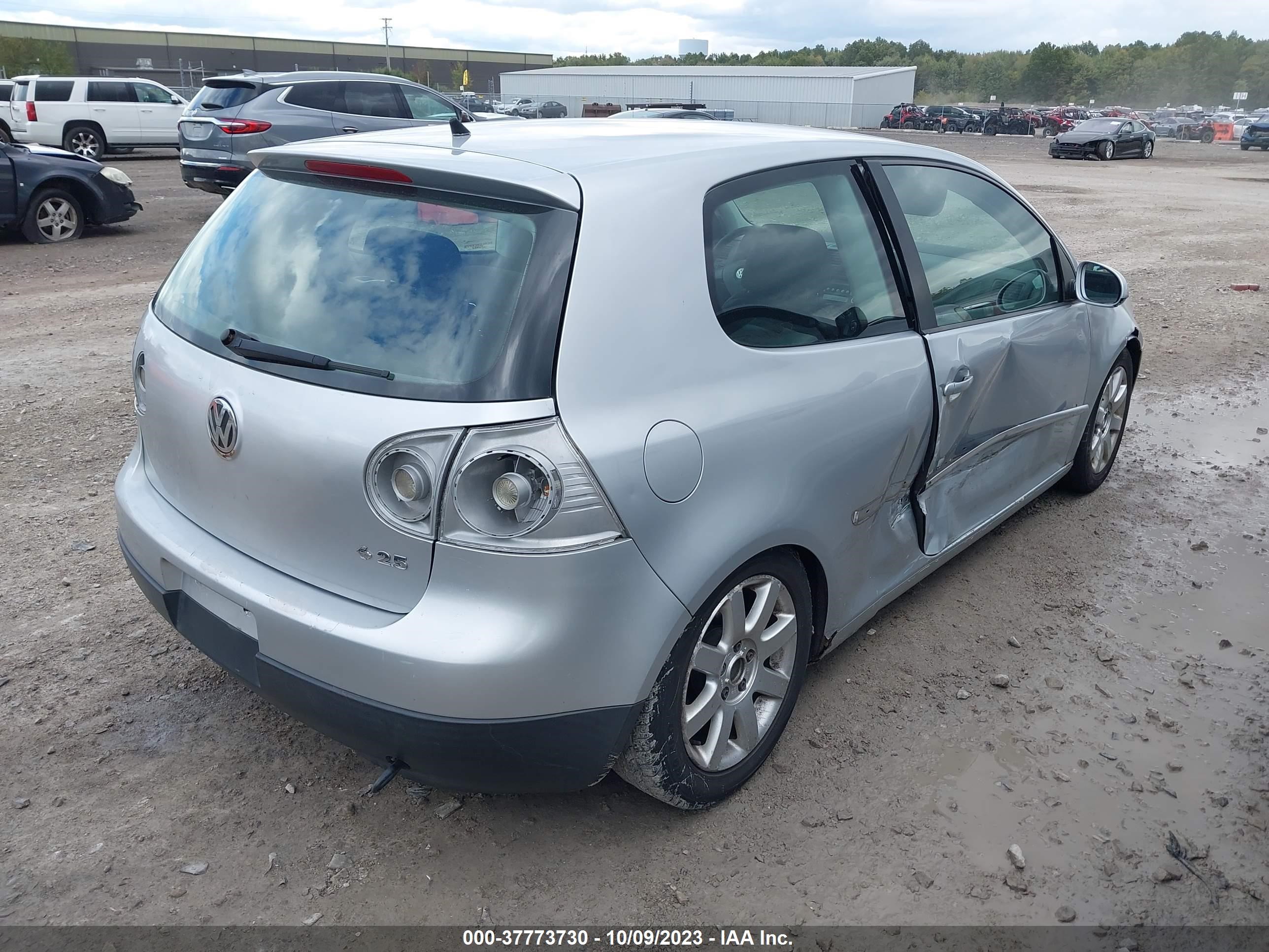 Photo 3 VIN: WVWBR71K87W186823 - VOLKSWAGEN GOLF 