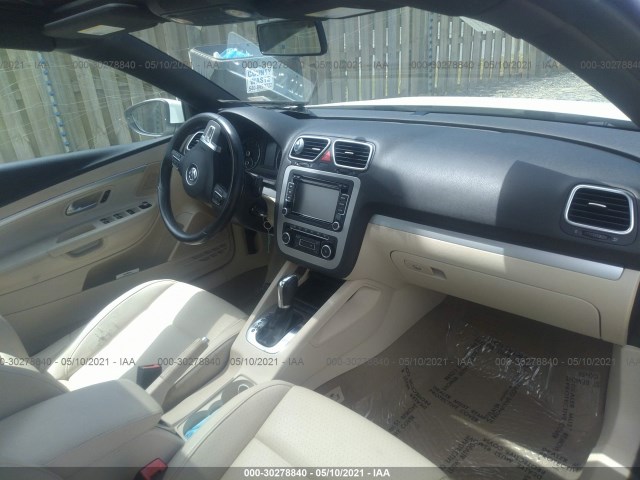 Photo 4 VIN: WVWBW7AH0CV015206 - VOLKSWAGEN EOS 