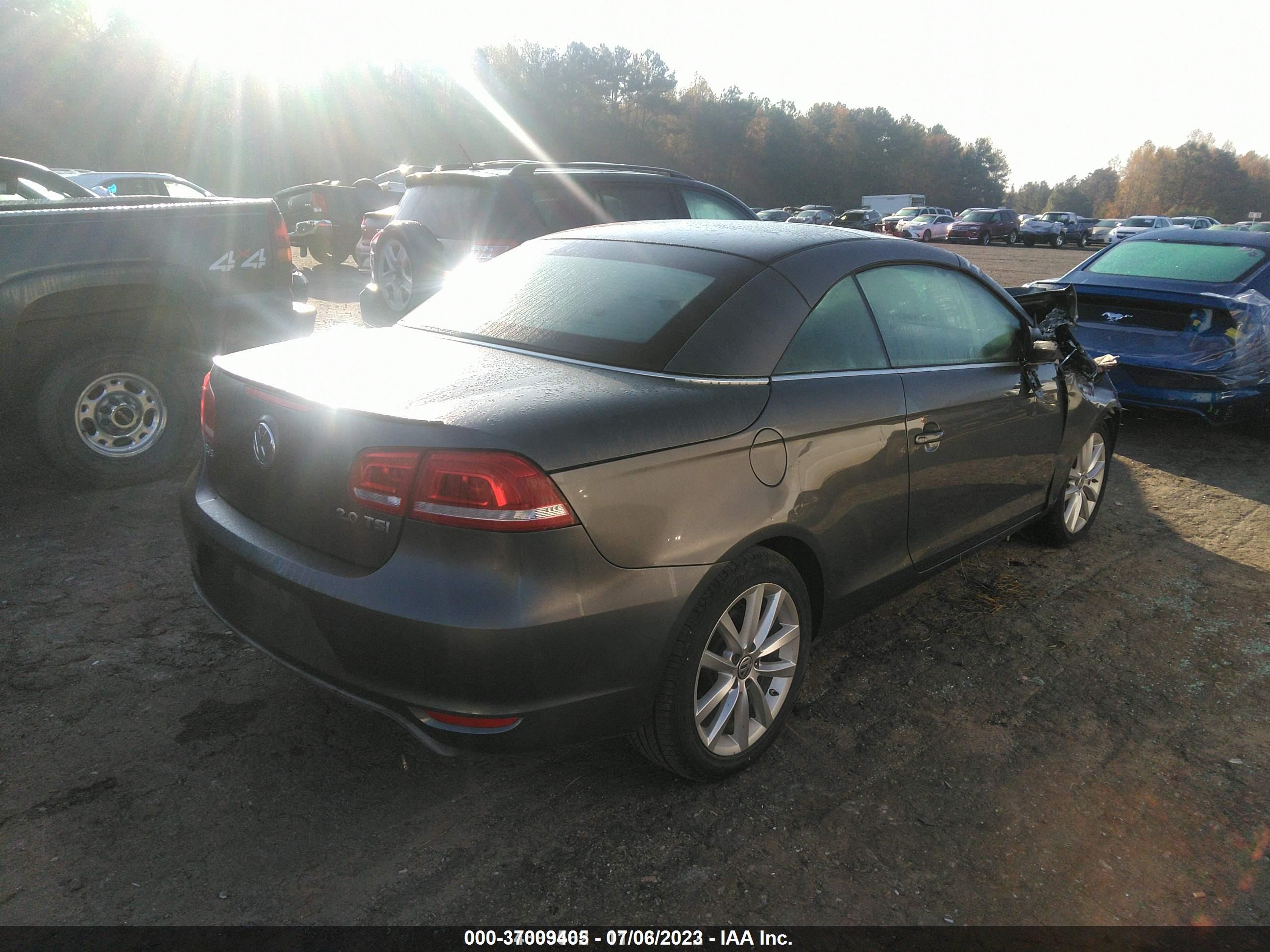 Photo 3 VIN: WVWBW7AH0CV020454 - VOLKSWAGEN EOS 