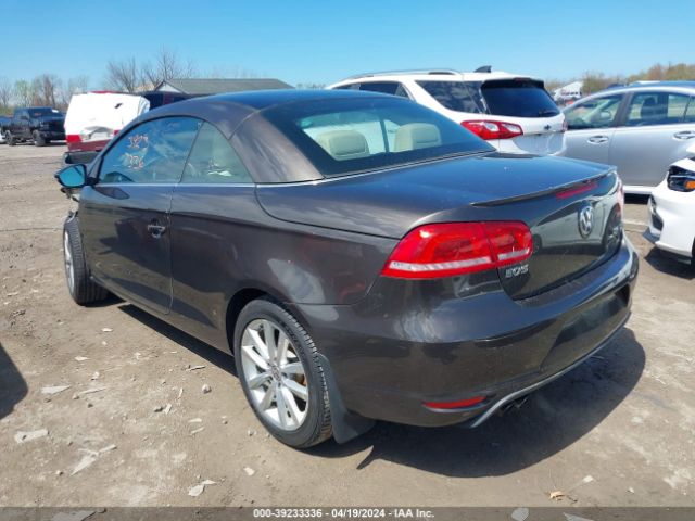 Photo 2 VIN: WVWBW8AH6GV001127 - VOLKSWAGEN EOS 