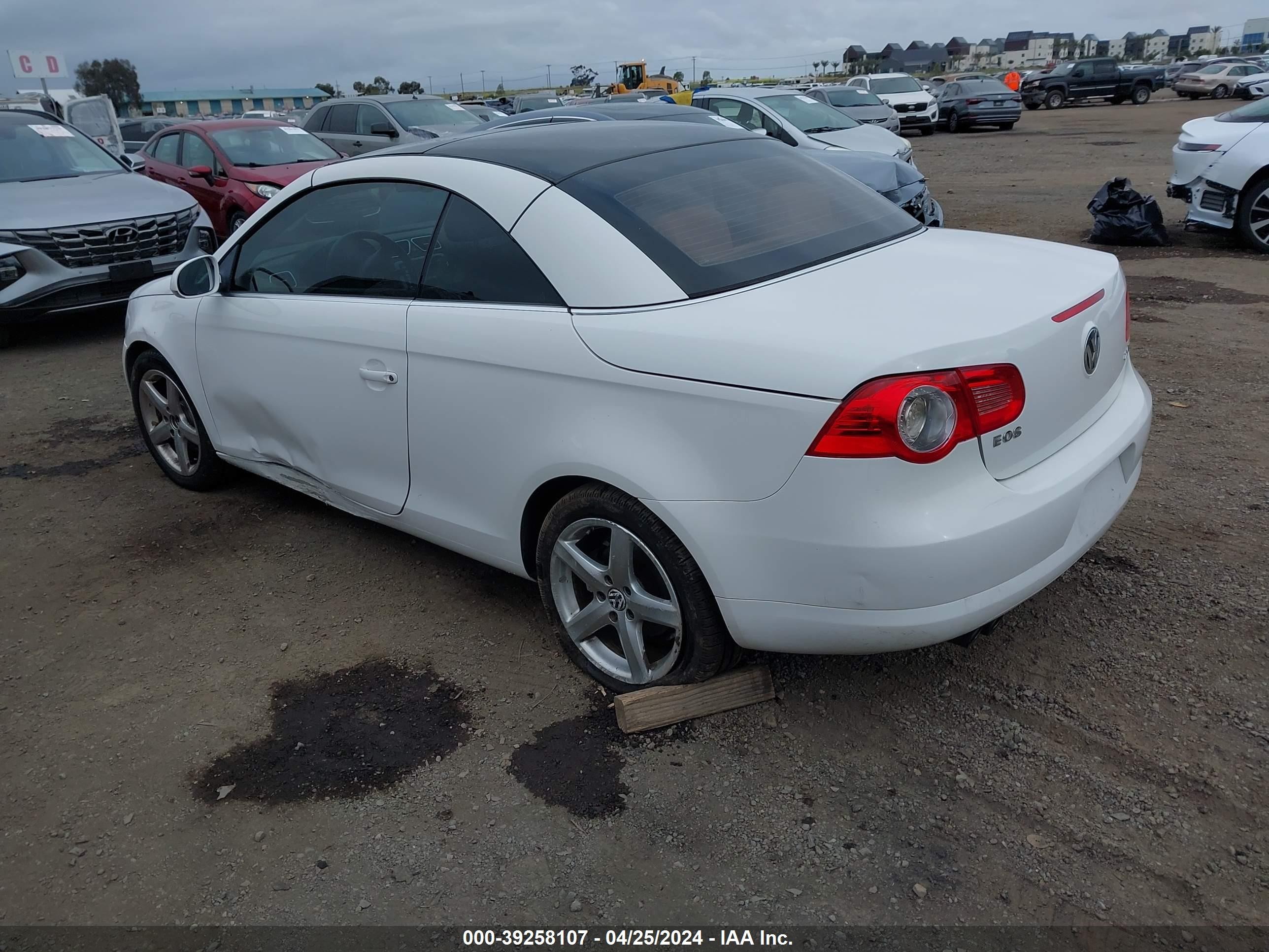 Photo 2 VIN: WVWCA71F87V038238 - VOLKSWAGEN EOS 