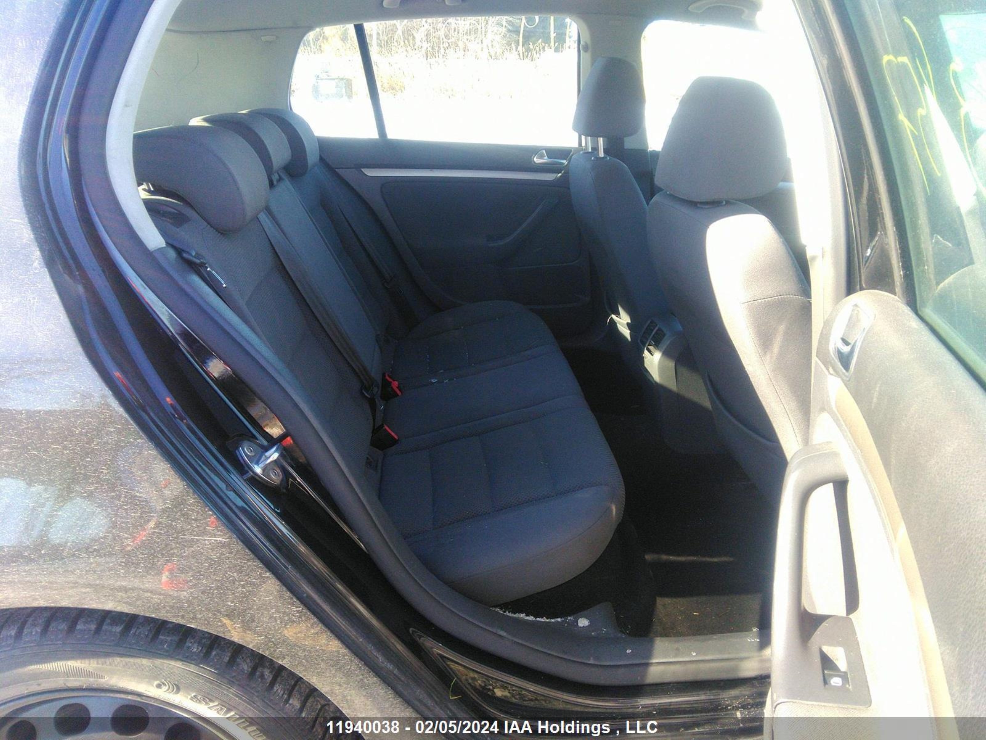 Photo 7 VIN: WVWCA71K49W063857 - VOLKSWAGEN GOLF 