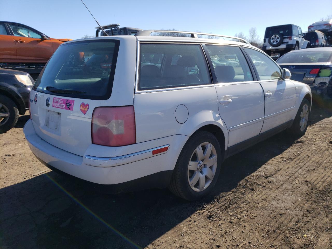 Photo 2 VIN: WVWCD63B25E095169 - VOLKSWAGEN PASSAT 