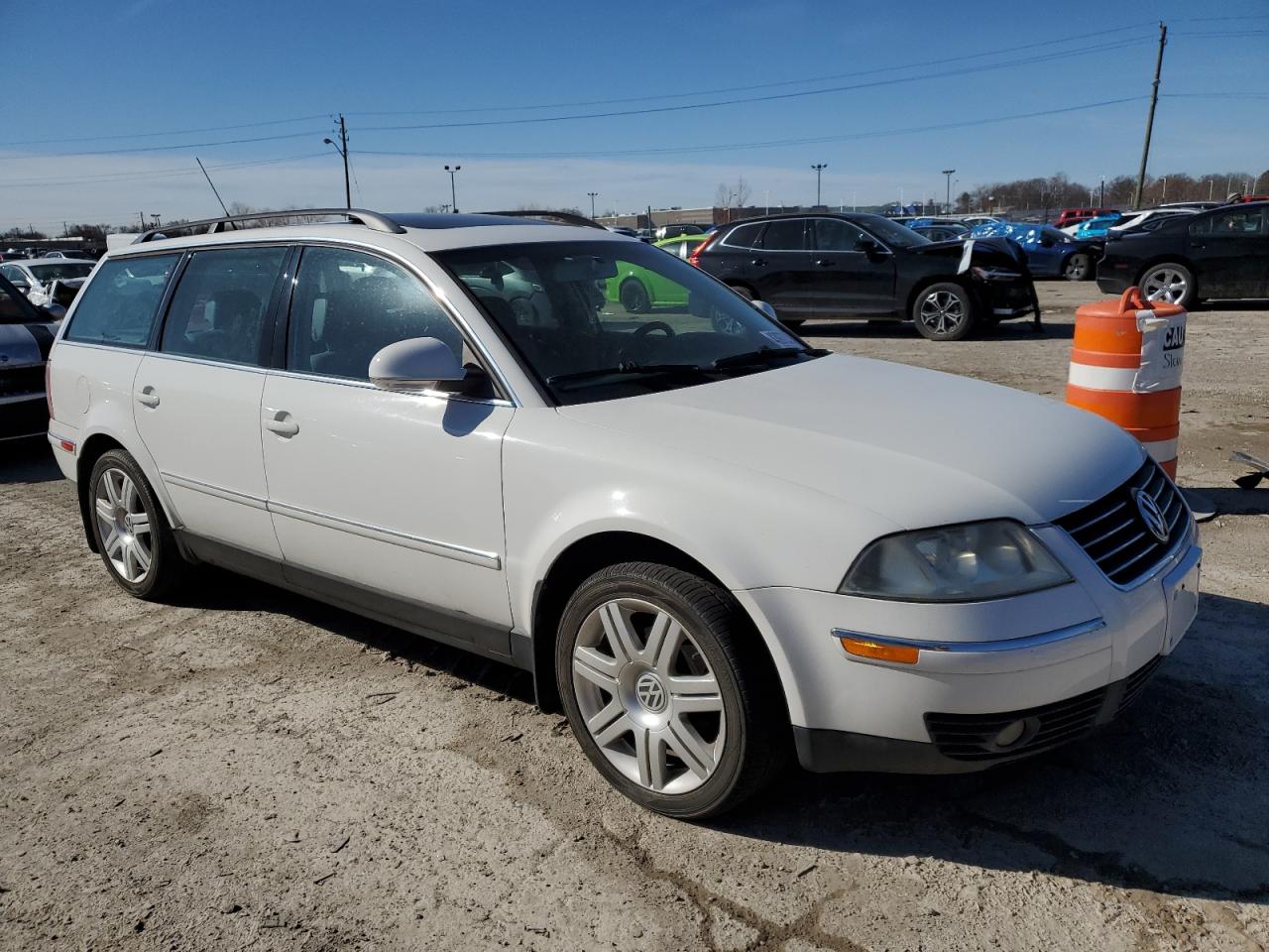 Photo 3 VIN: WVWCE63B25E138177 - VOLKSWAGEN PASSAT 