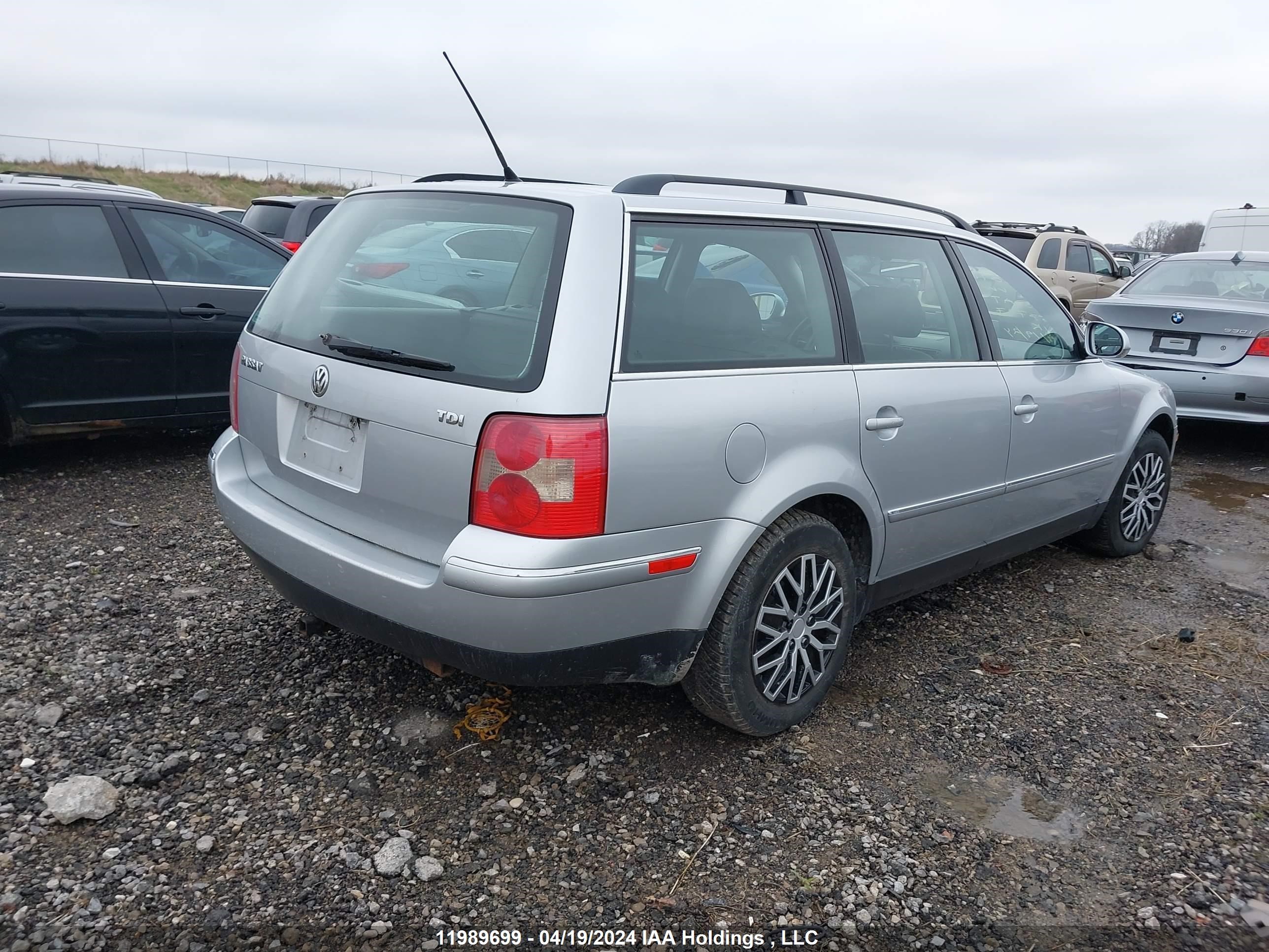 Photo 3 VIN: WVWCE63B75E157727 - VOLKSWAGEN PASSAT 