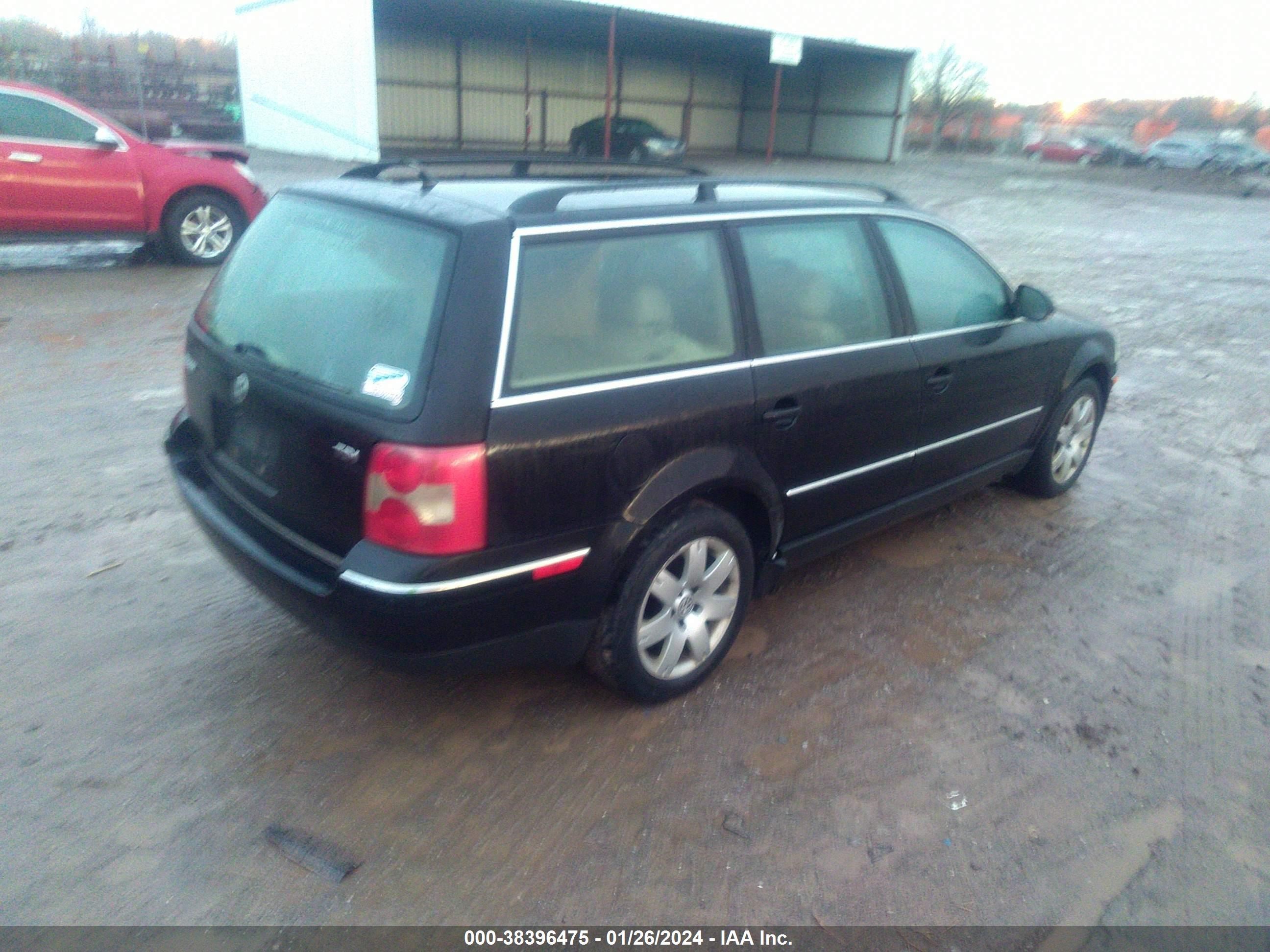 Photo 3 VIN: WVWCE63BX5E147757 - VOLKSWAGEN PASSAT 