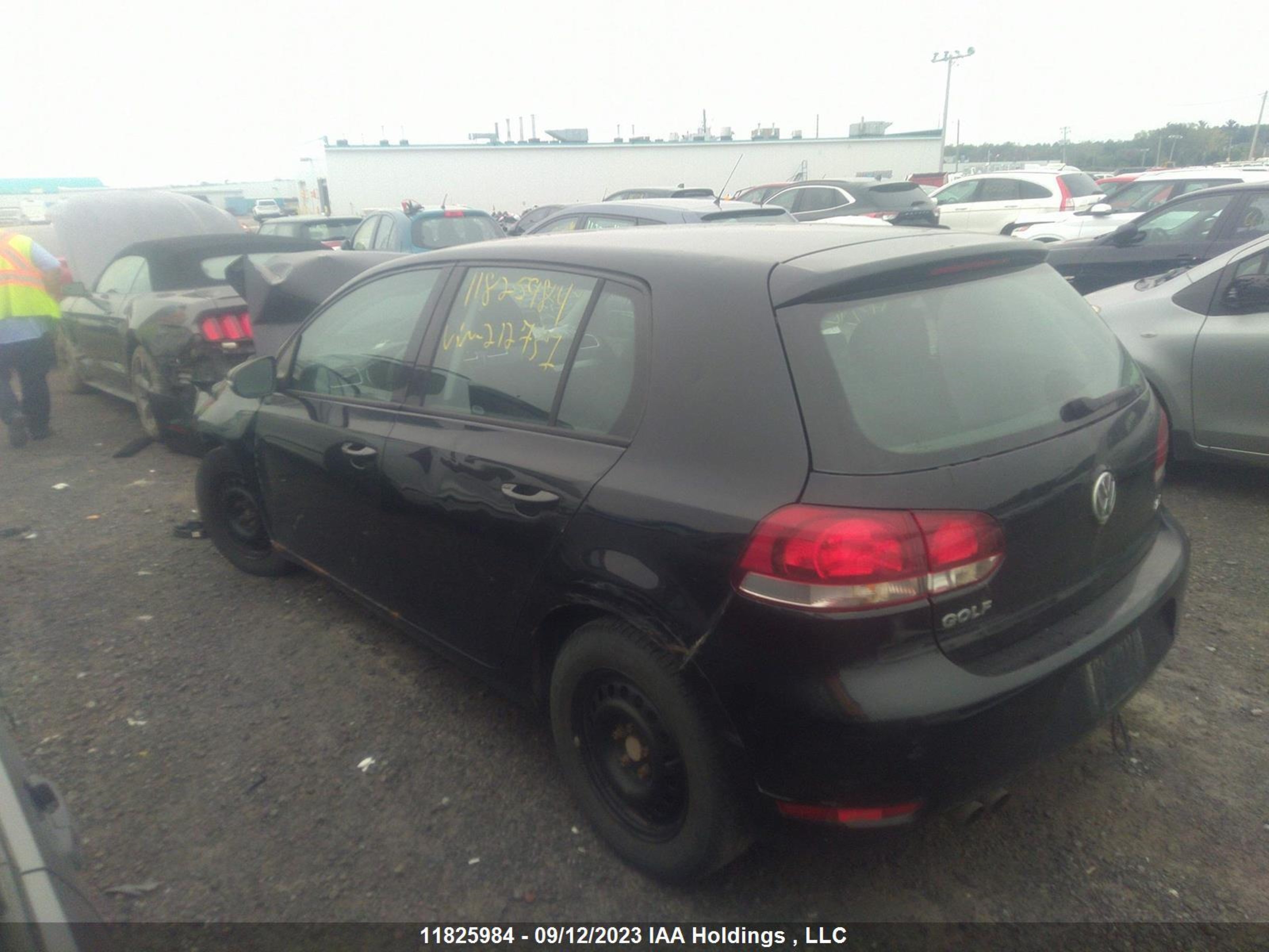 Photo 2 VIN: WVWDA7AJ4BW212737 - VOLKSWAGEN GOLF 