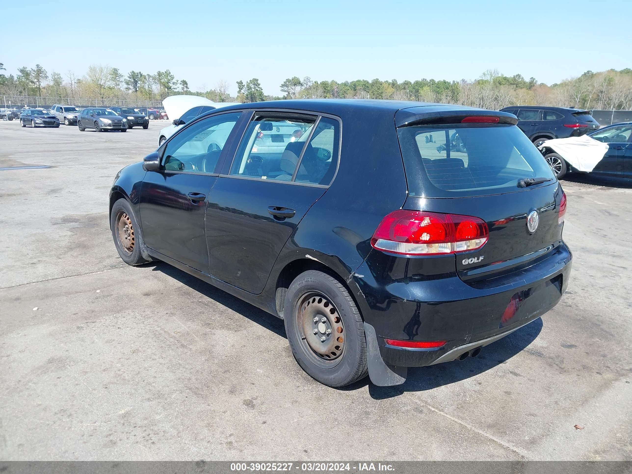 Photo 2 VIN: WVWDA7AJXAW314171 - VOLKSWAGEN GOLF 