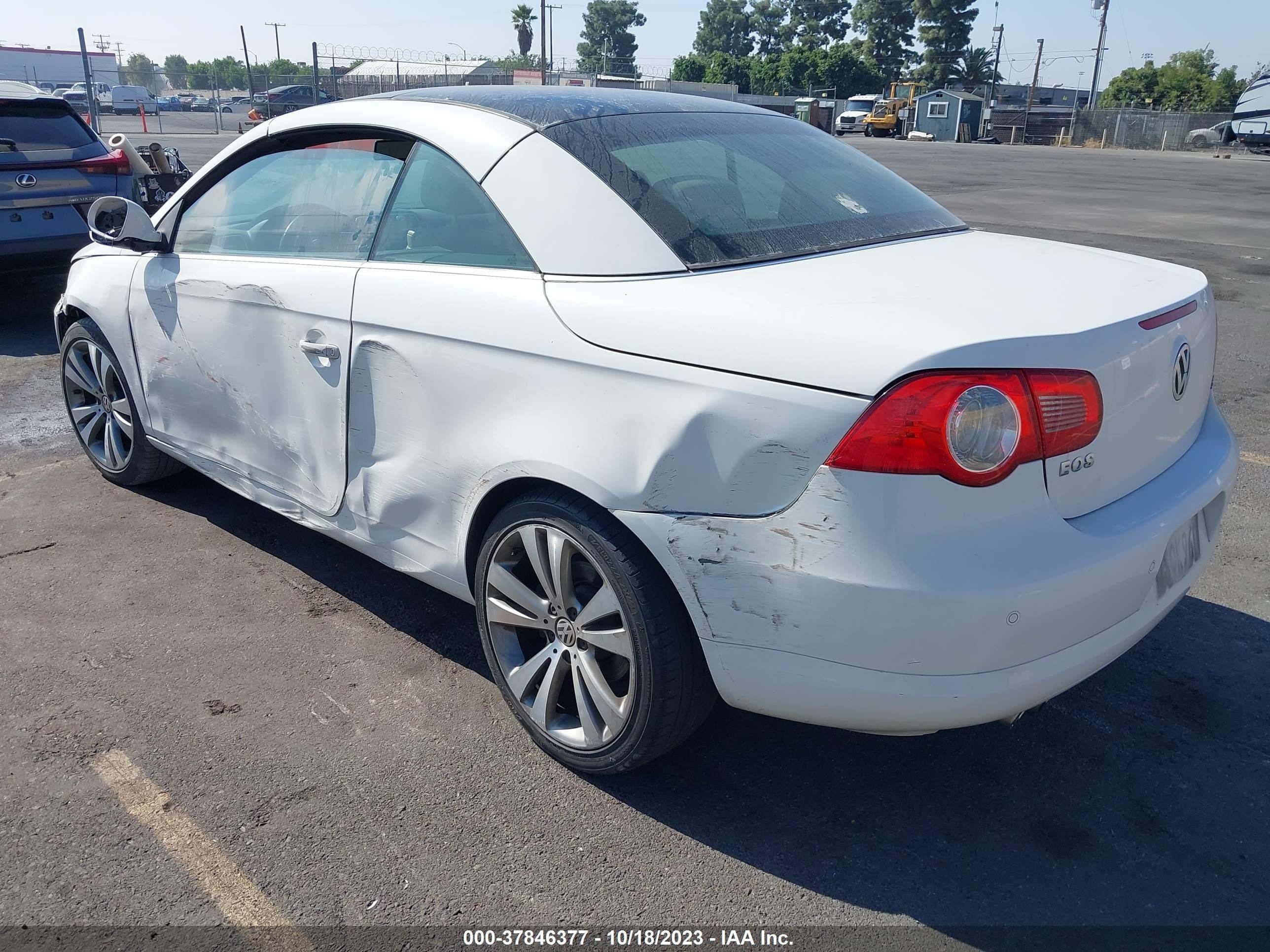 Photo 2 VIN: WVWDB71F38V033418 - VOLKSWAGEN EOS 