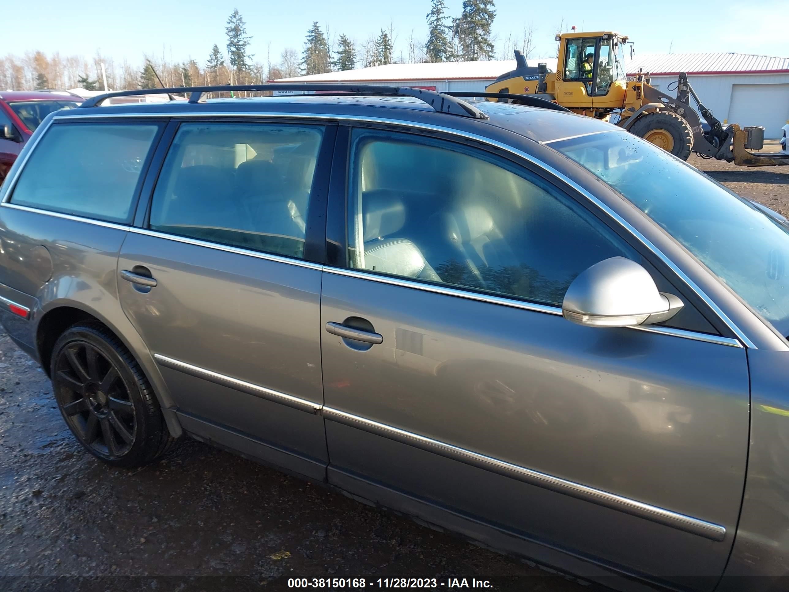 Photo 12 VIN: WVWDD63BX5E118850 - VOLKSWAGEN PASSAT 