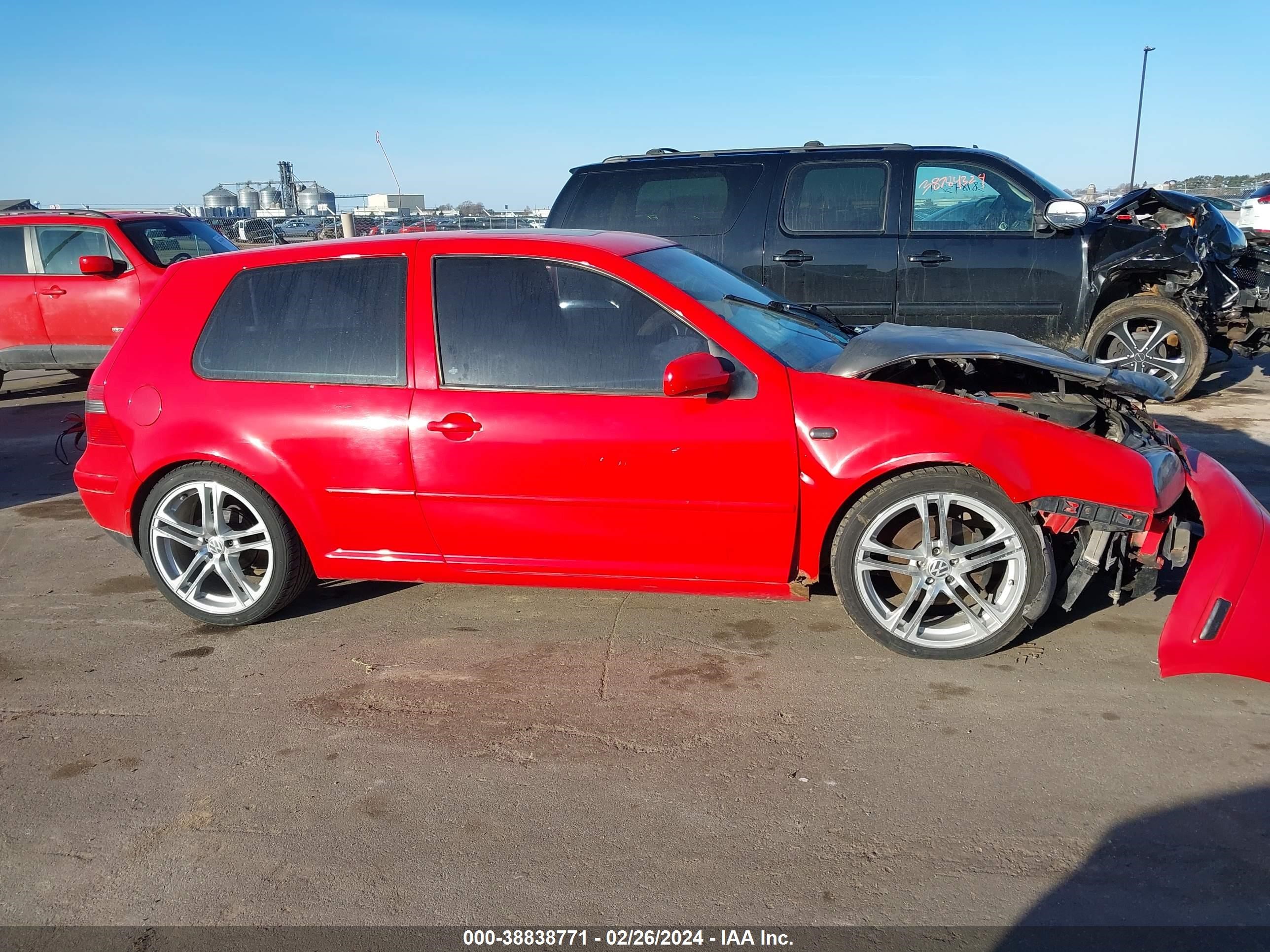 Photo 12 VIN: WVWDE21J5YW461564 - VOLKSWAGEN GTI 