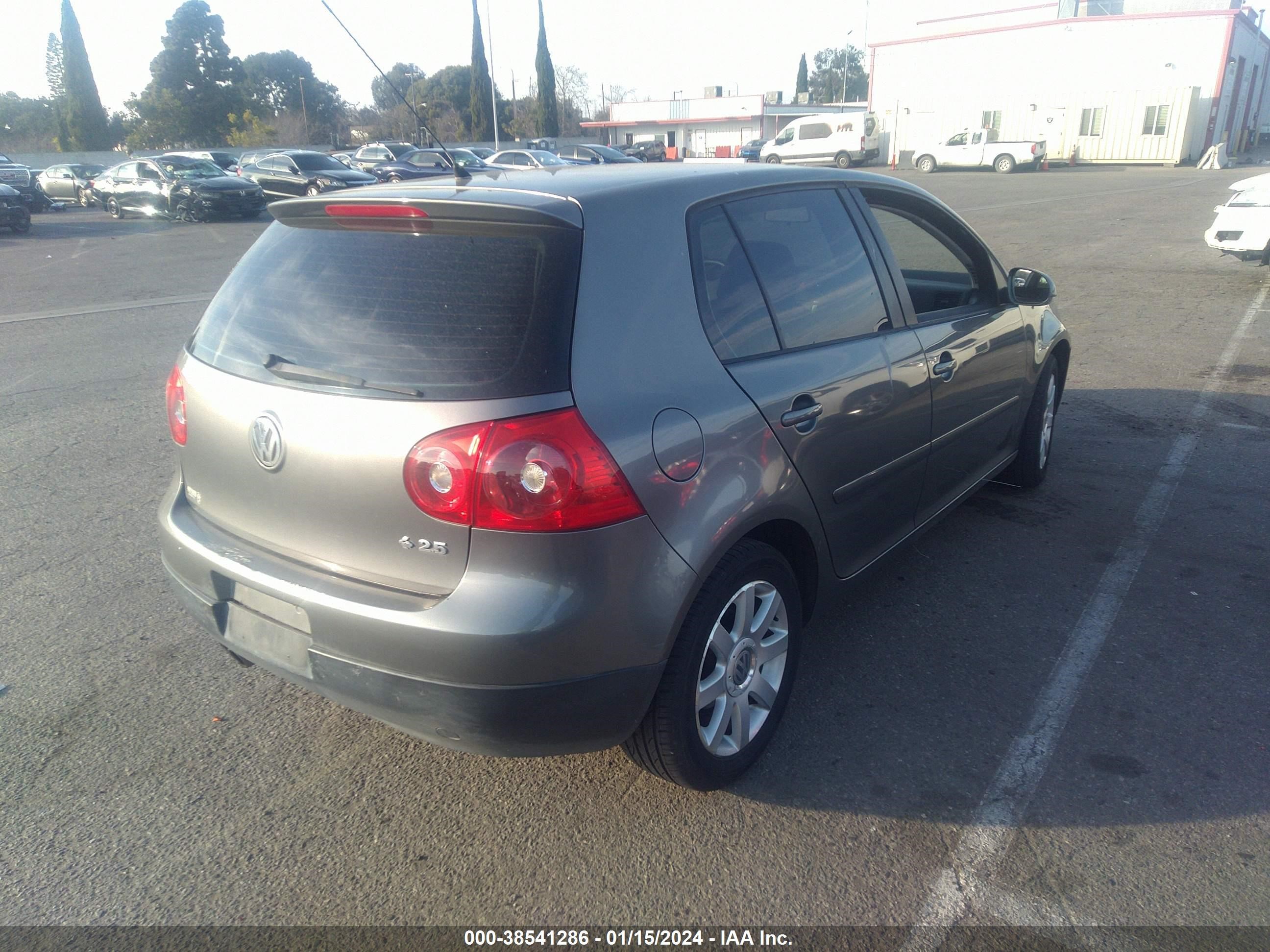 Photo 4 VIN: WVWDS71K17W207766 - VOLKSWAGEN GOLF 