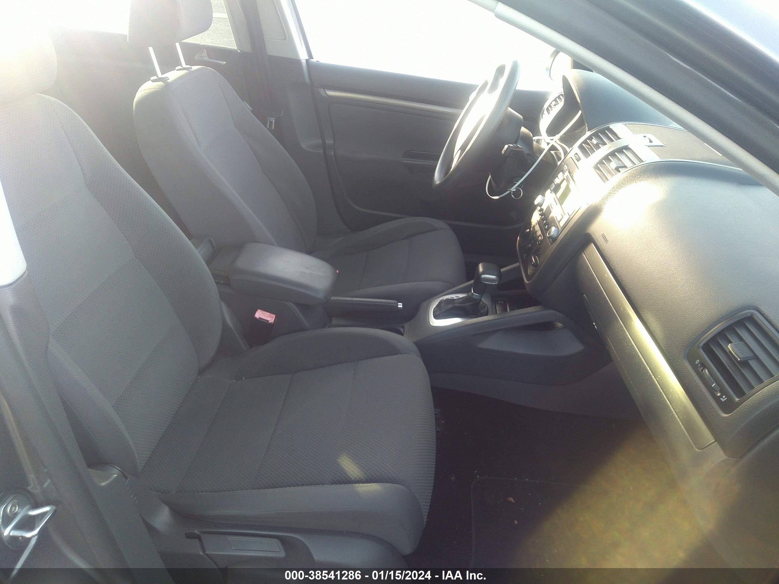 Photo 5 VIN: WVWDS71K17W207766 - VOLKSWAGEN GOLF 