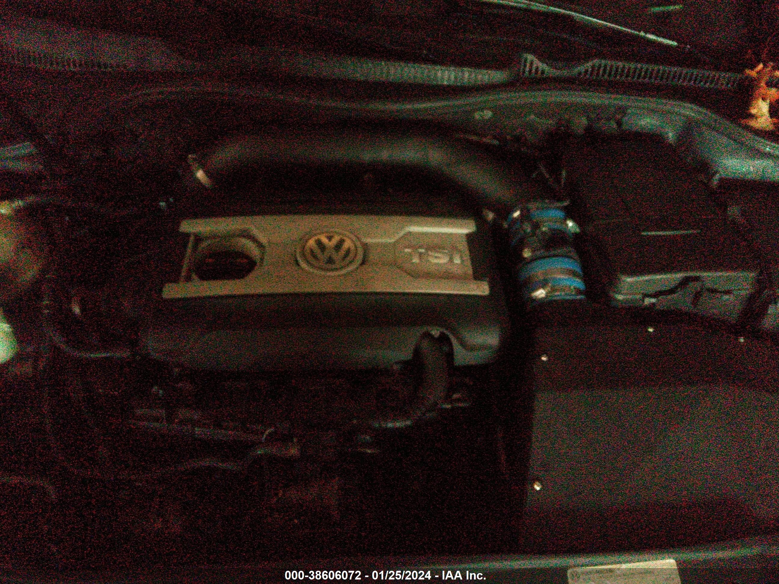 Photo 9 VIN: WVWED7AJ2CW344215 - VOLKSWAGEN GTI 