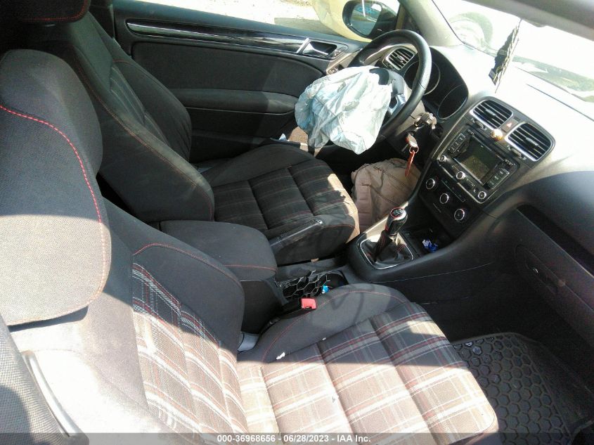 Photo 4 VIN: WVWED7AJXDW121597 - VOLKSWAGEN GTI 