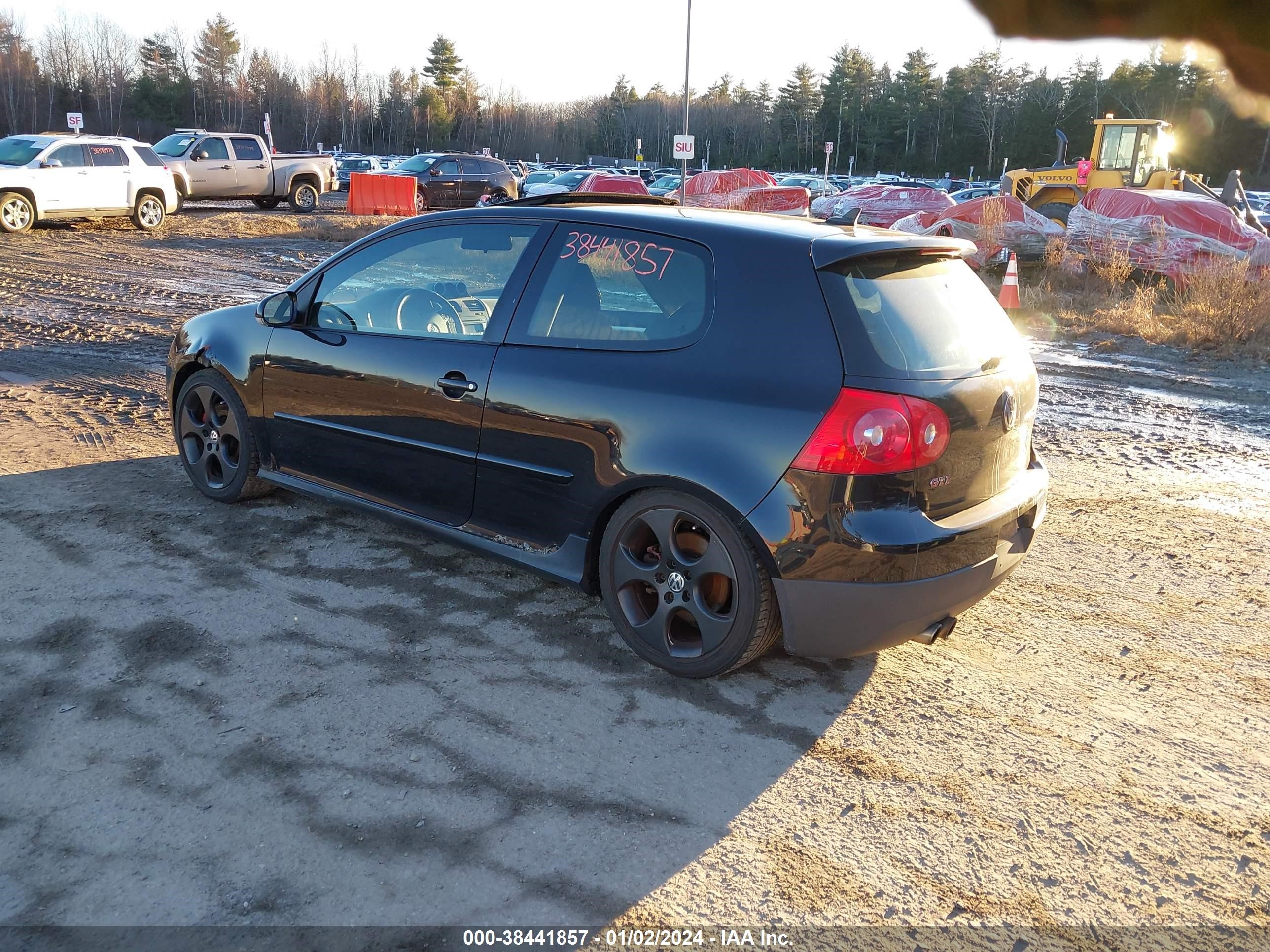 Photo 2 VIN: WVWEV71K18W190349 - VOLKSWAGEN GTI 