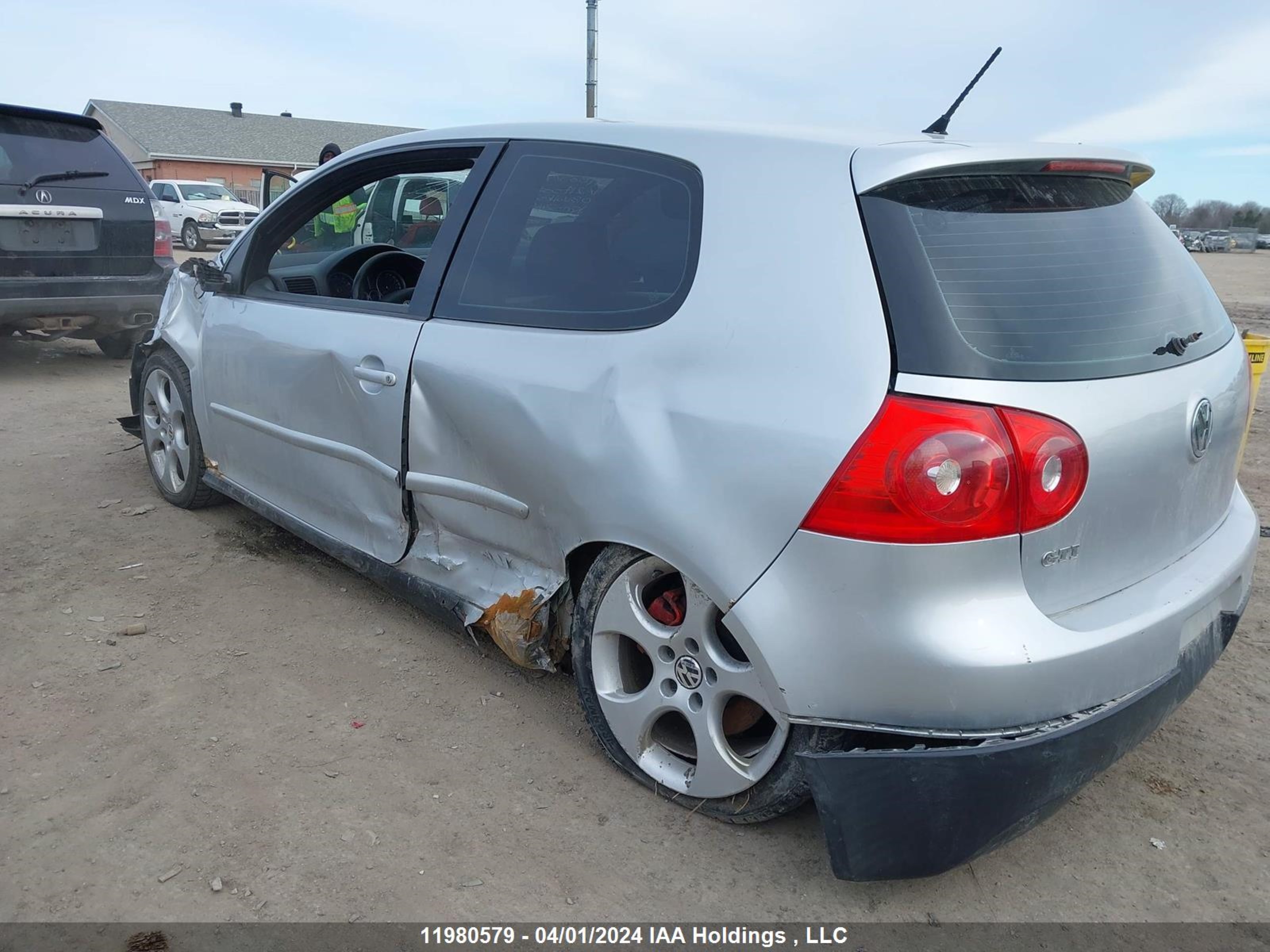 Photo 2 VIN: WVWEV71K18W214004 - VOLKSWAGEN GTI 